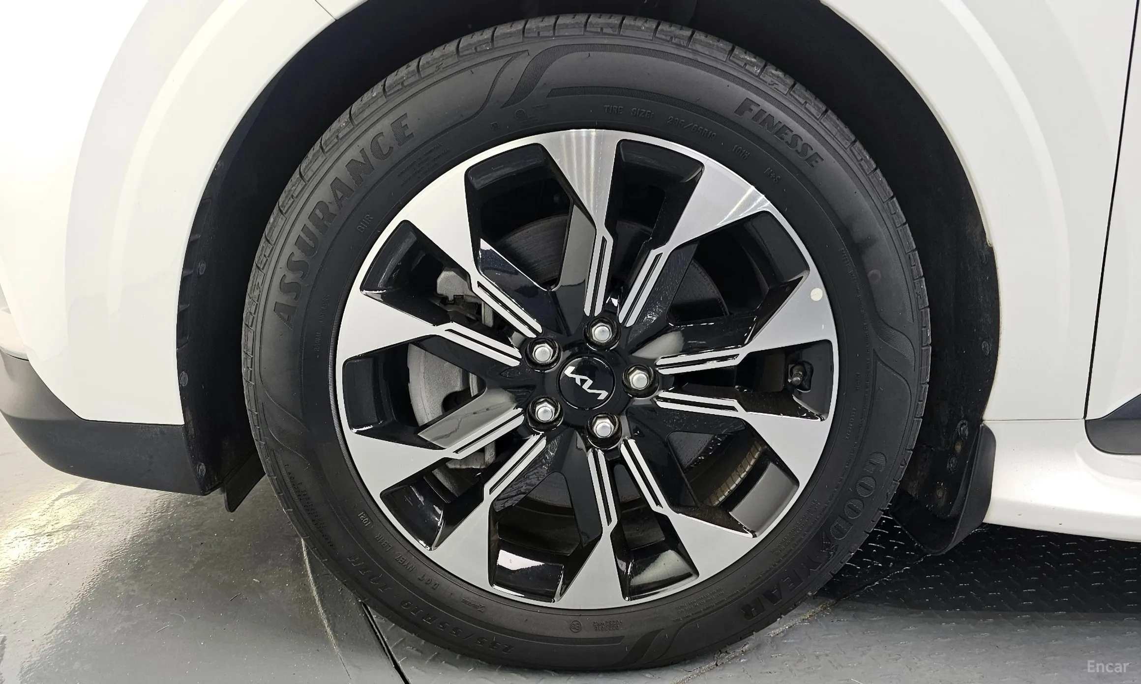Kia Carnival Gen 4 превью 5