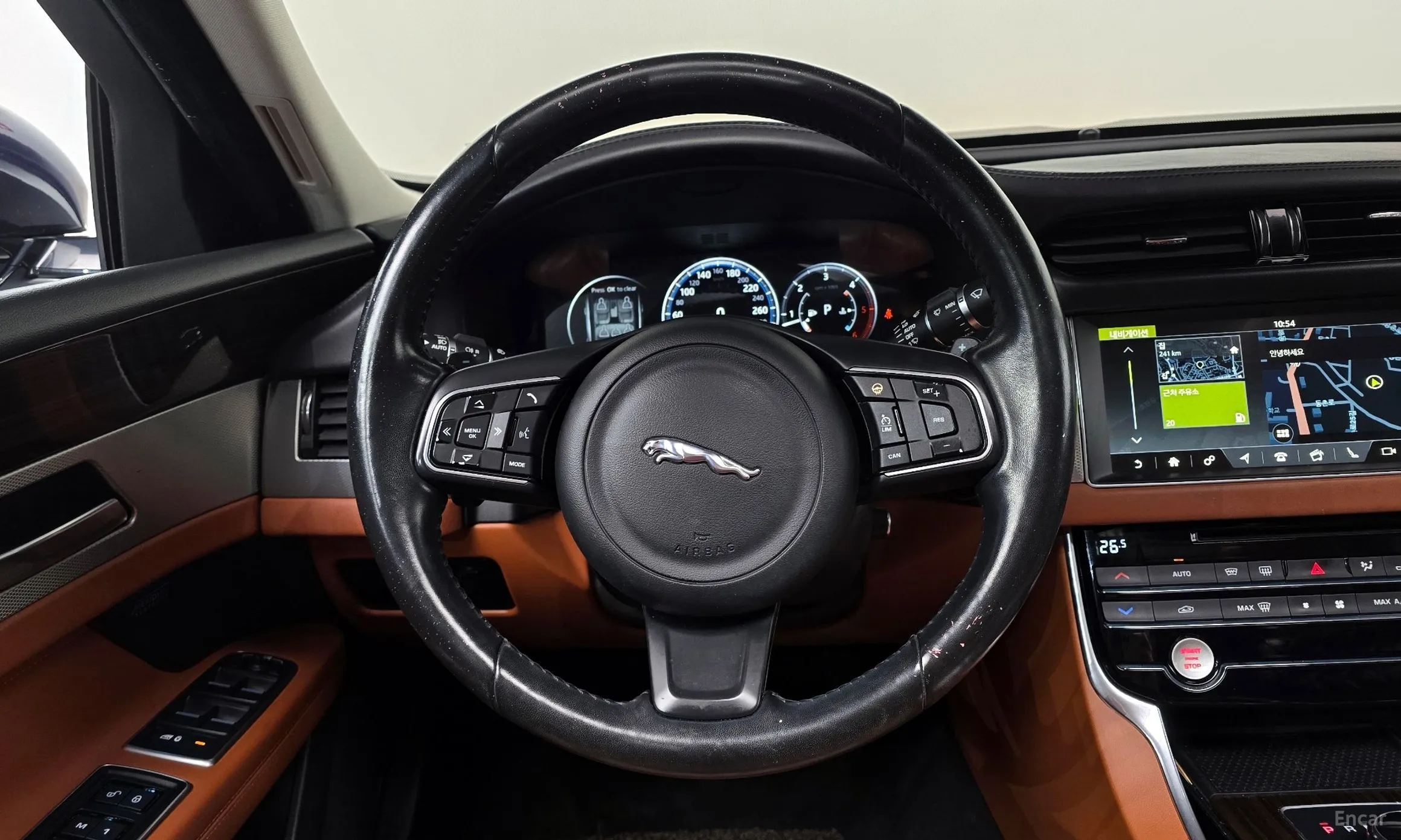 Jaguar XF (x260) превью 13