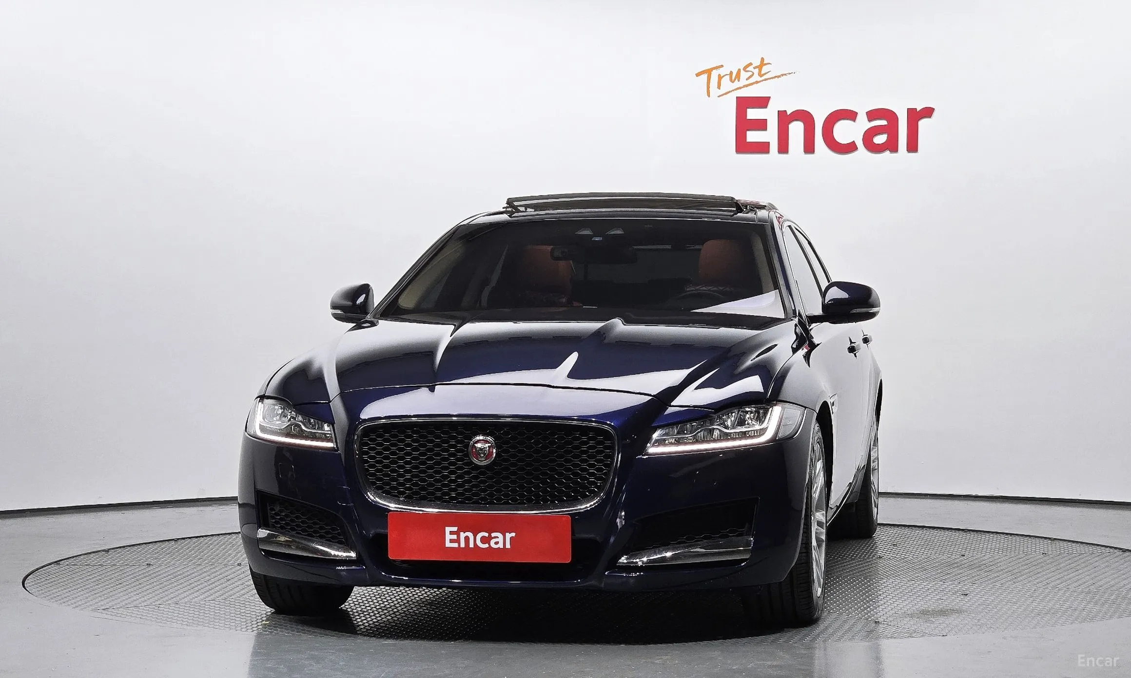 Jaguar XF (x260) превью 3