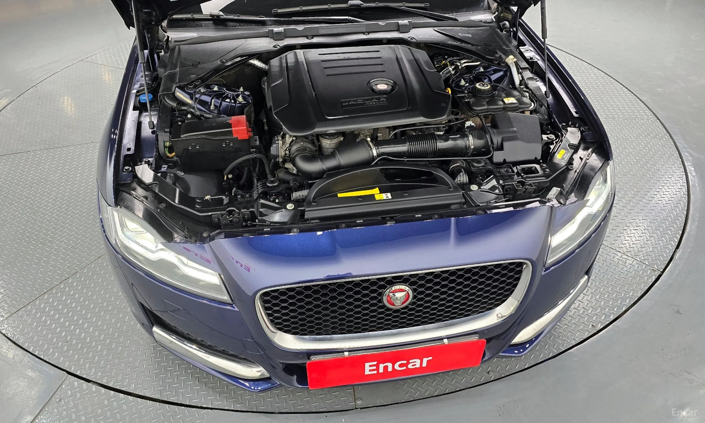 Jaguar XF (x260) превью 6