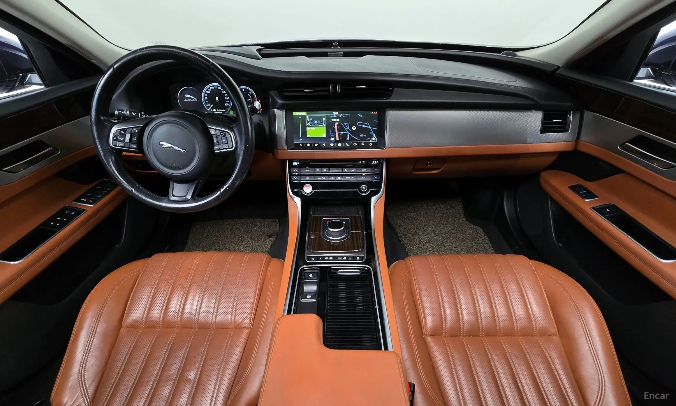 Jaguar XF (x260) превью 7