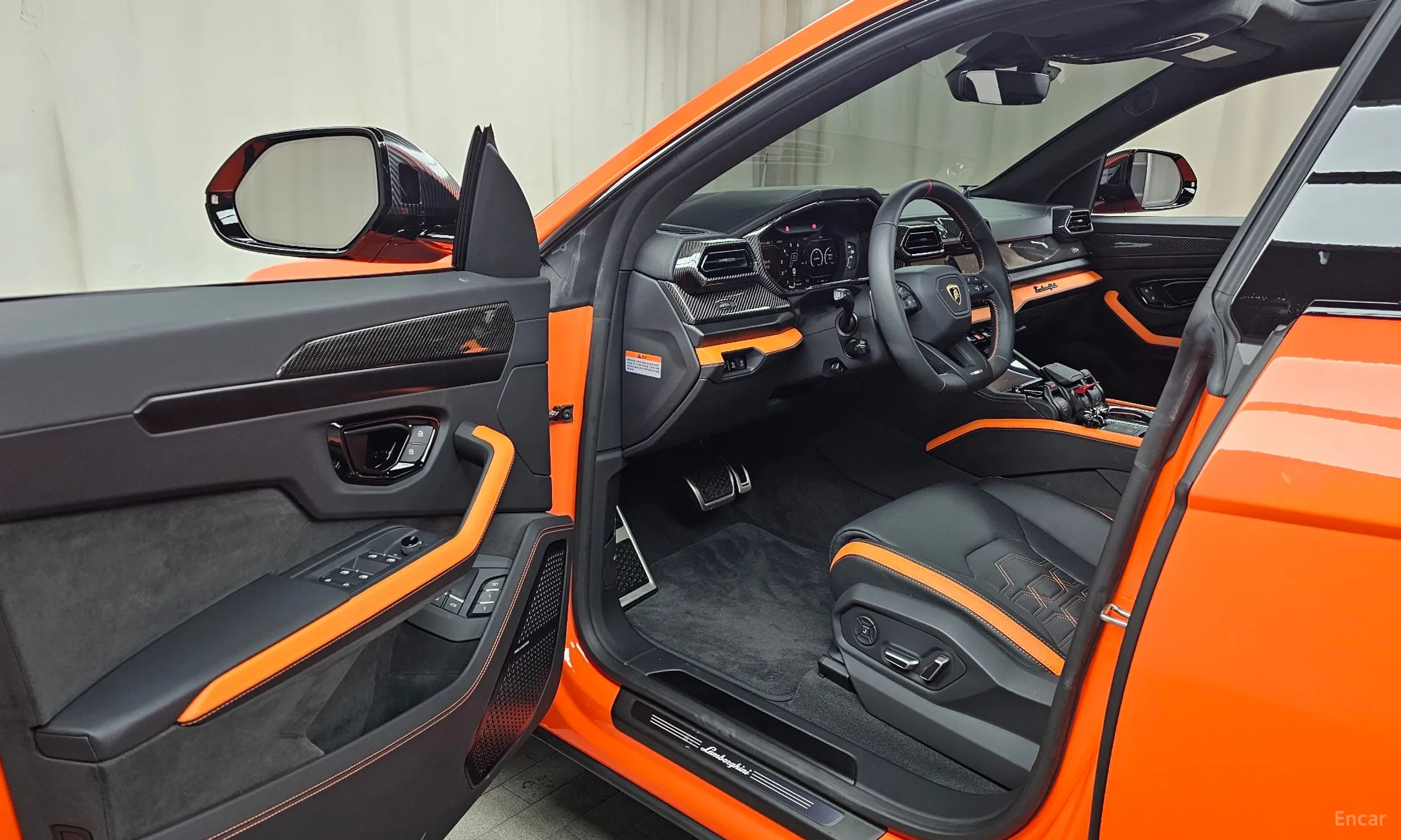 Lamborghini Urus превью 10