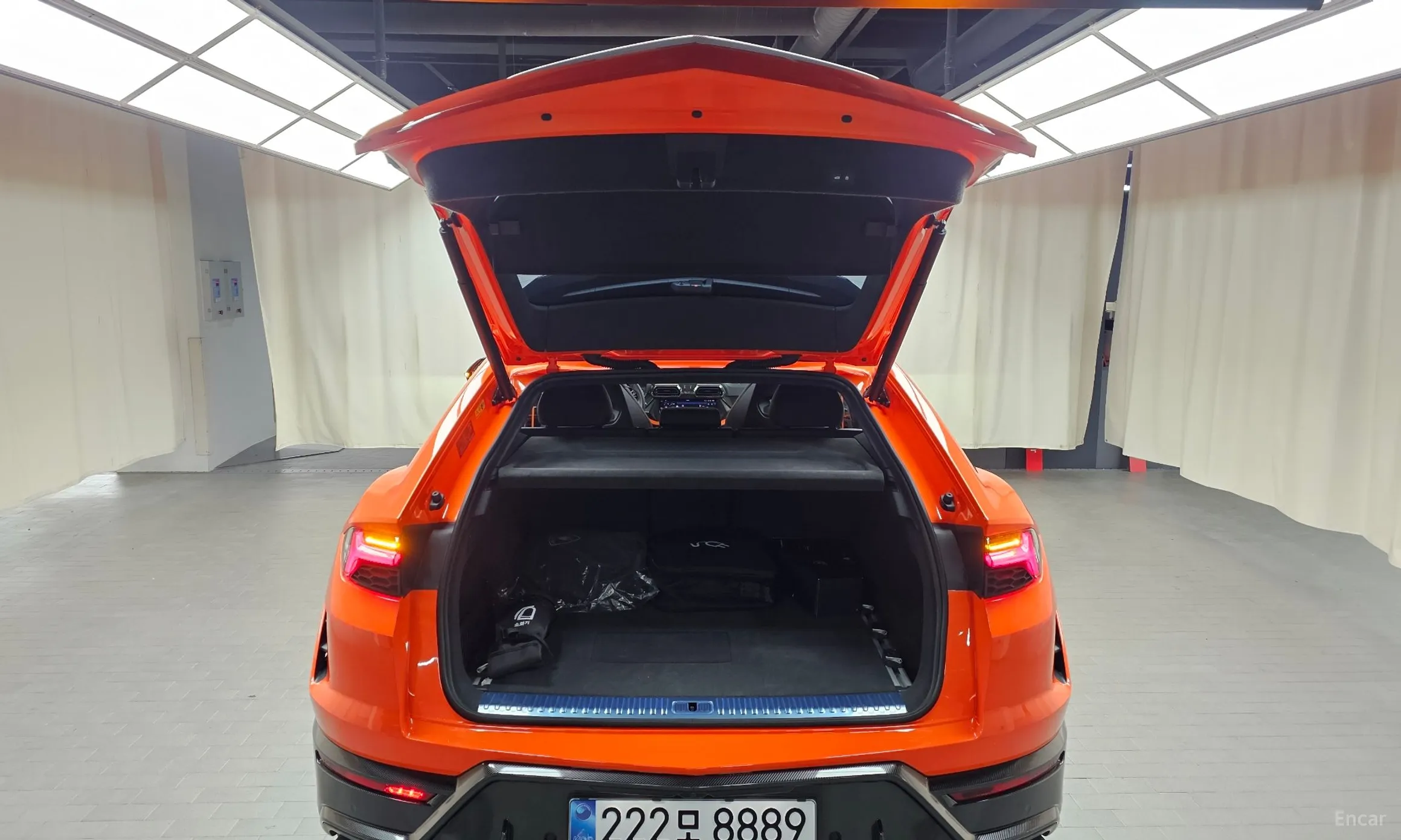 Lamborghini Urus превью 20
