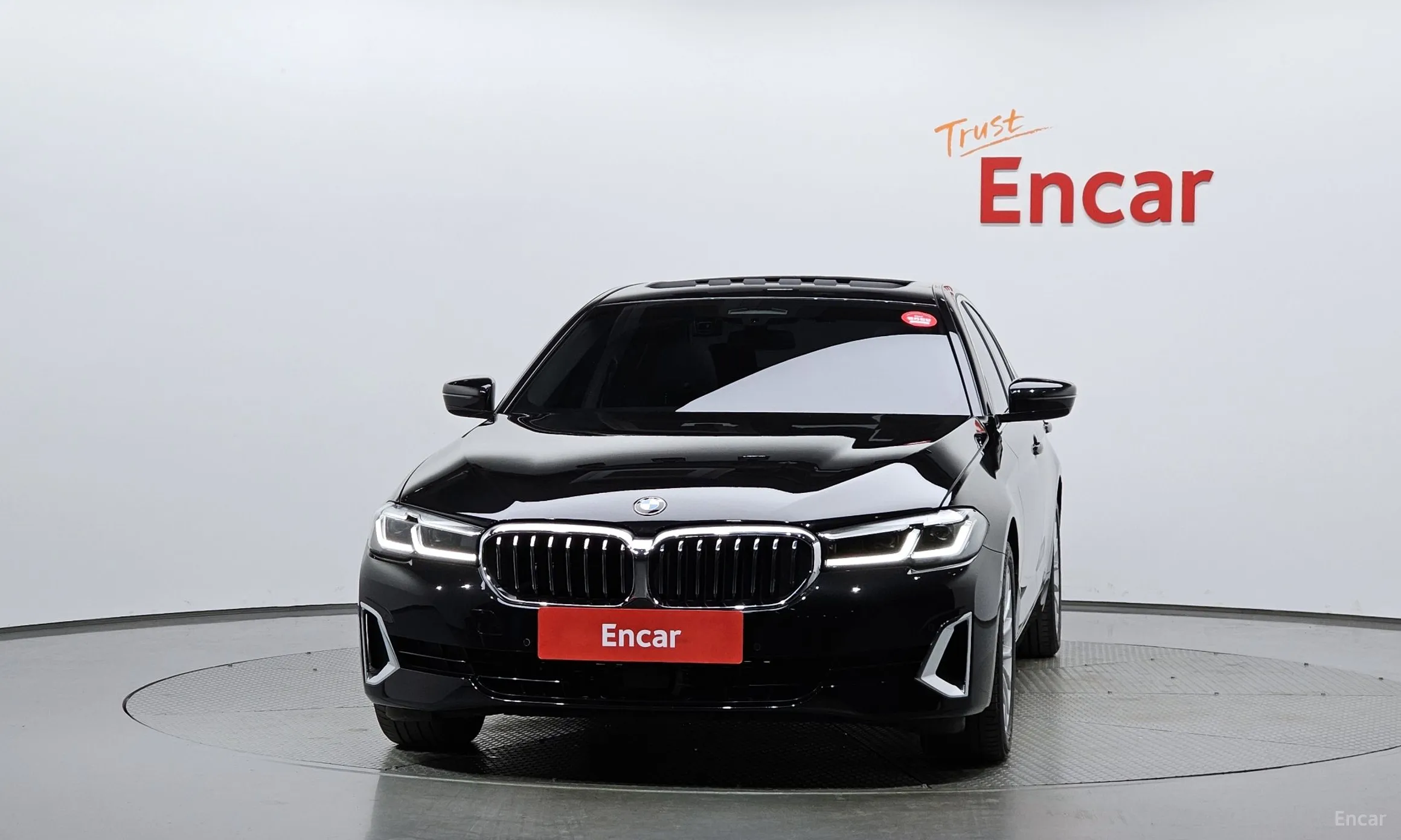 BMW 5 Series (G30) превью 3