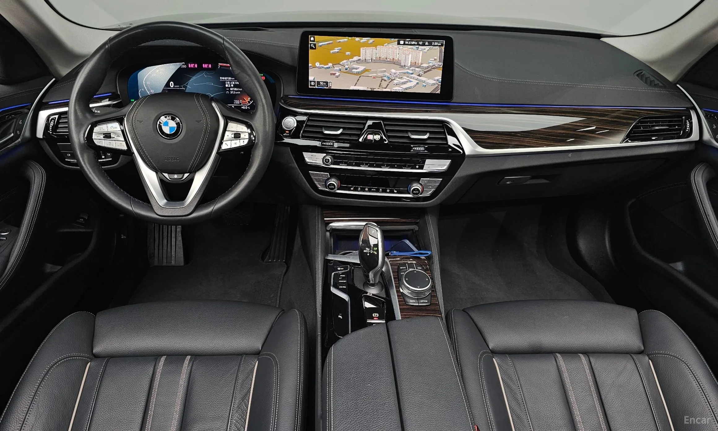 BMW 5 Series (G30) превью 7