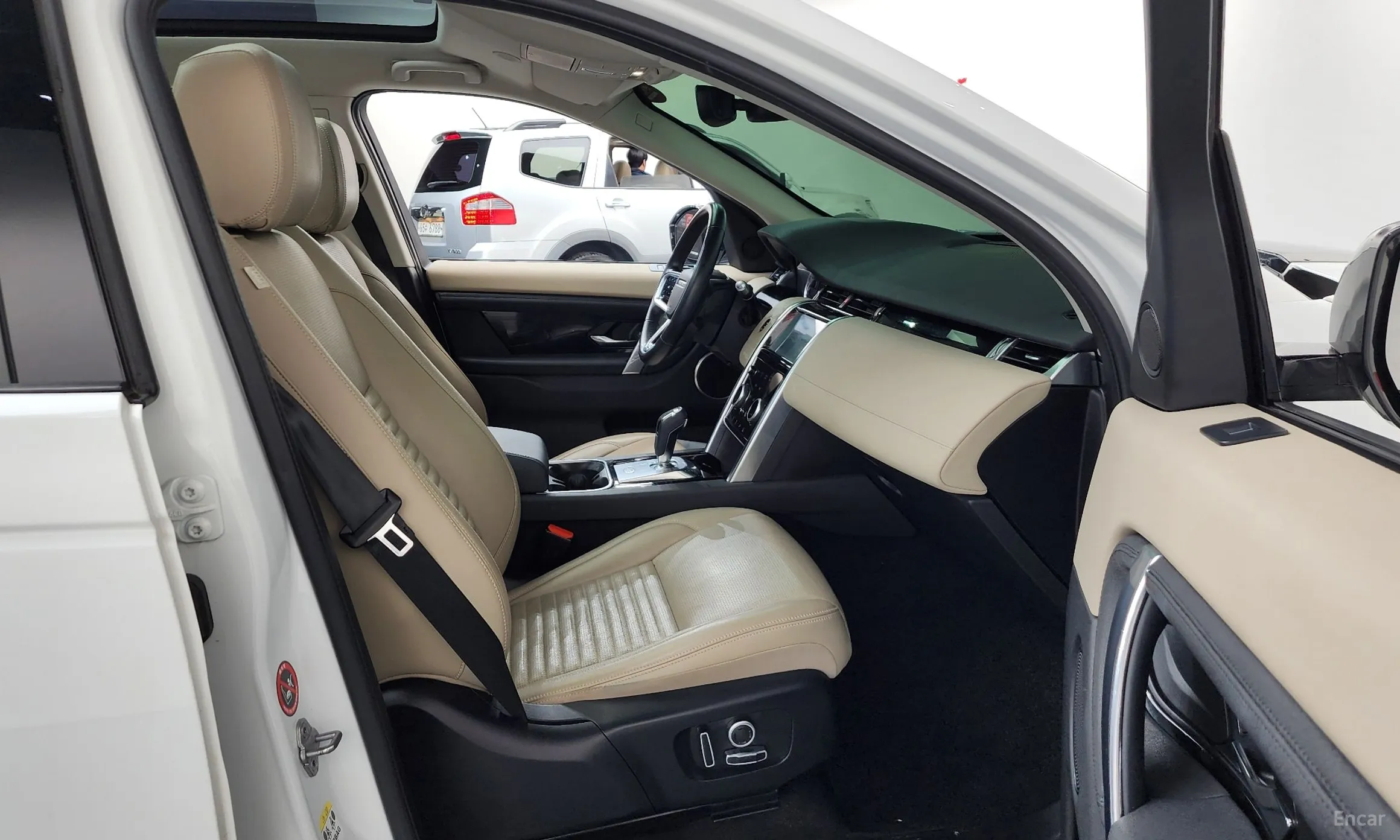 Land Rover Discovery Sports превью 11