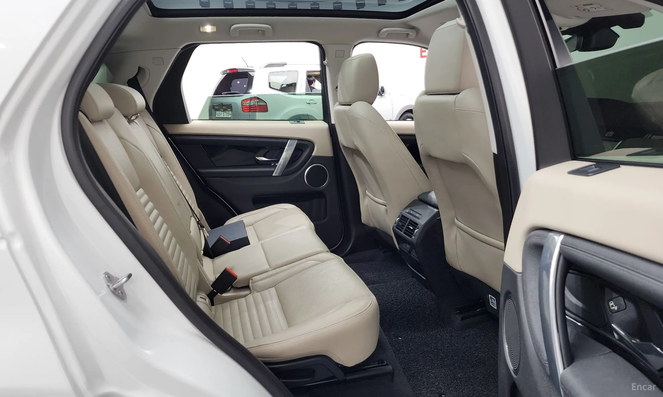 Land Rover Discovery Sports превью 12