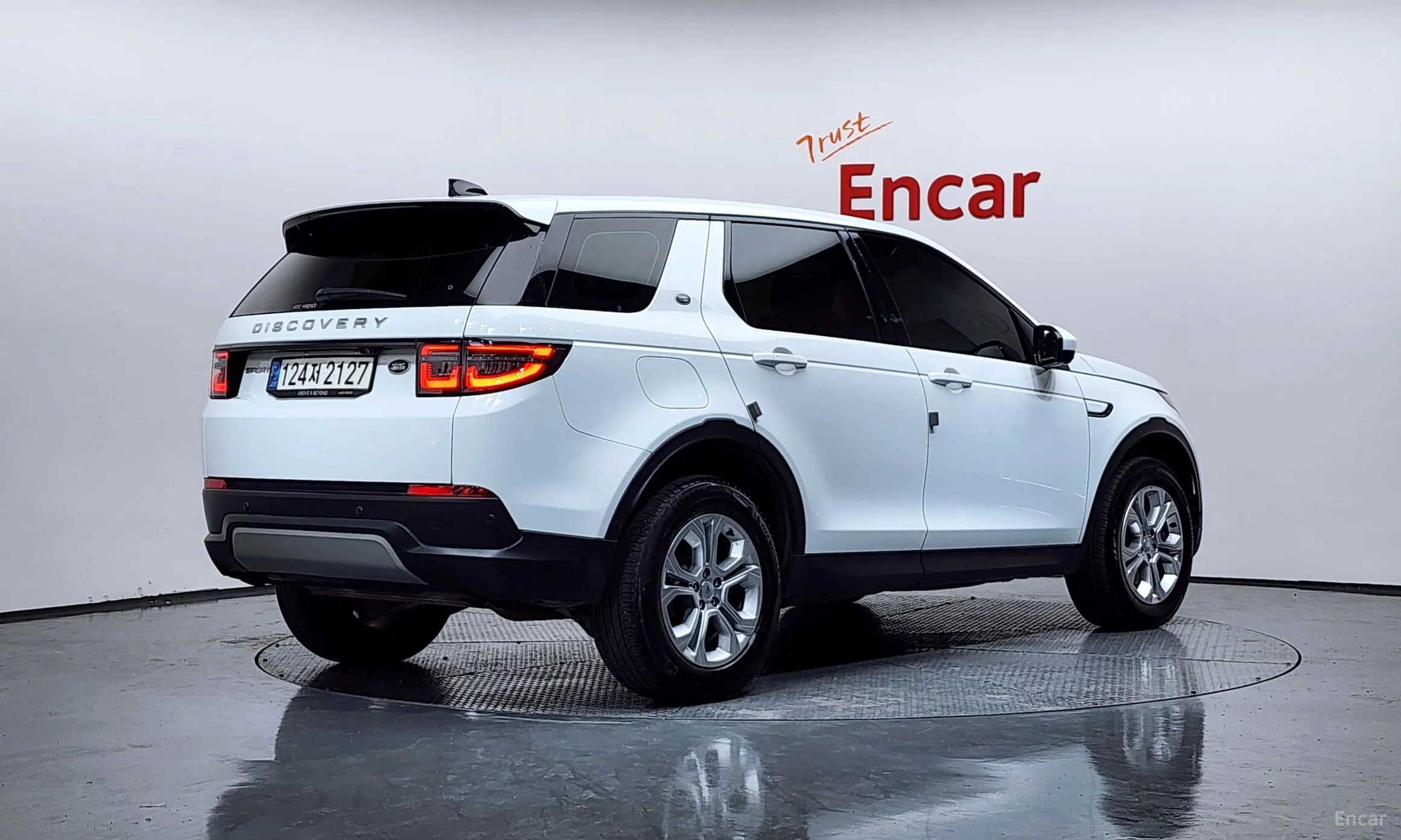 Land Rover Discovery Sports превью 2