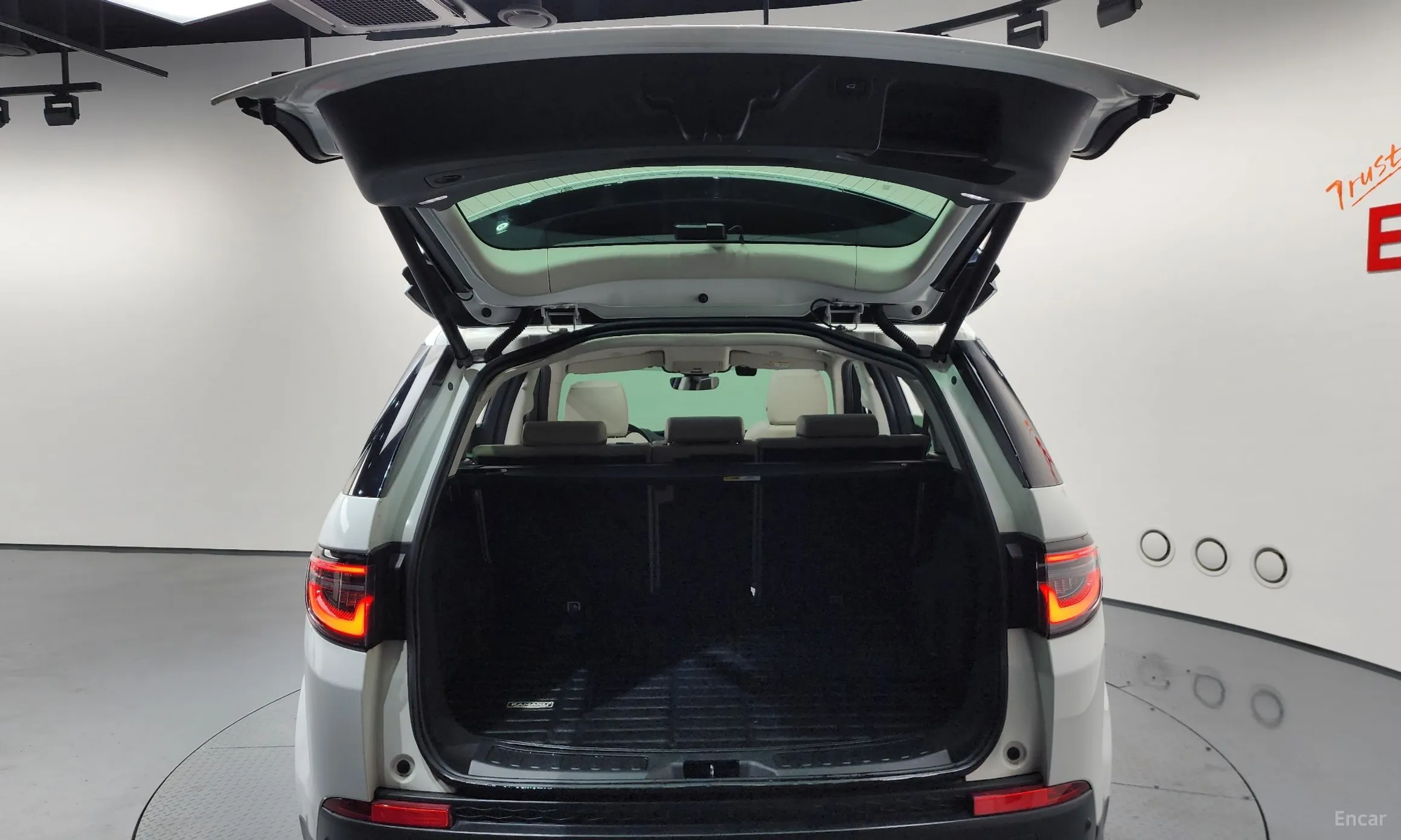 Land Rover Discovery Sports превью 20