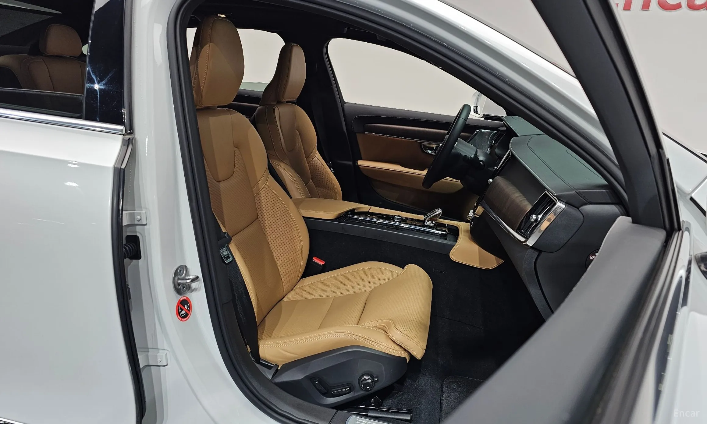 Volvo S90 превью 10