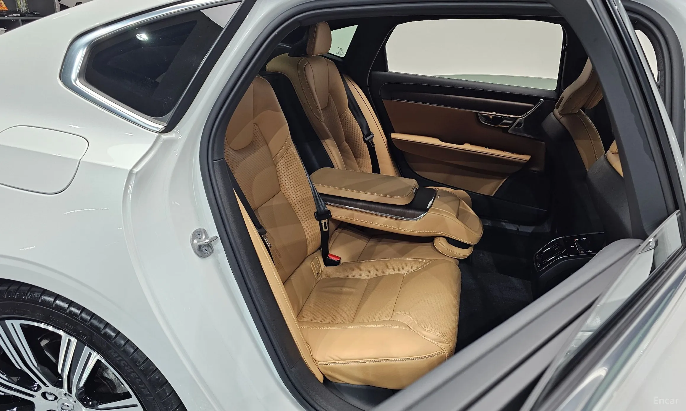 Volvo S90 превью 12