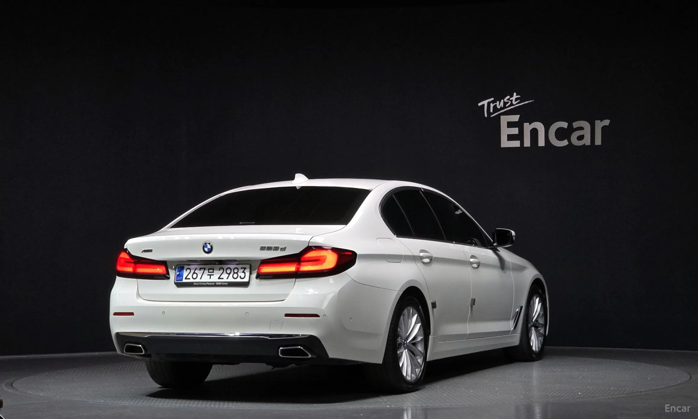 BMW 5 Series (G30) превью 2