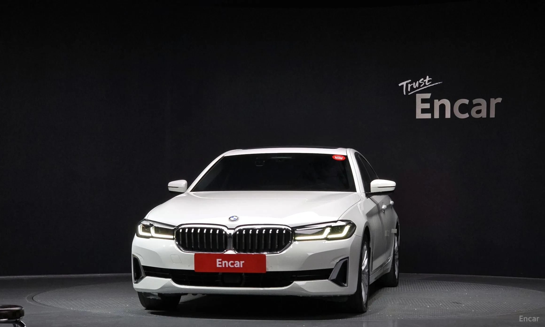 BMW 5 Series (G30) превью 3