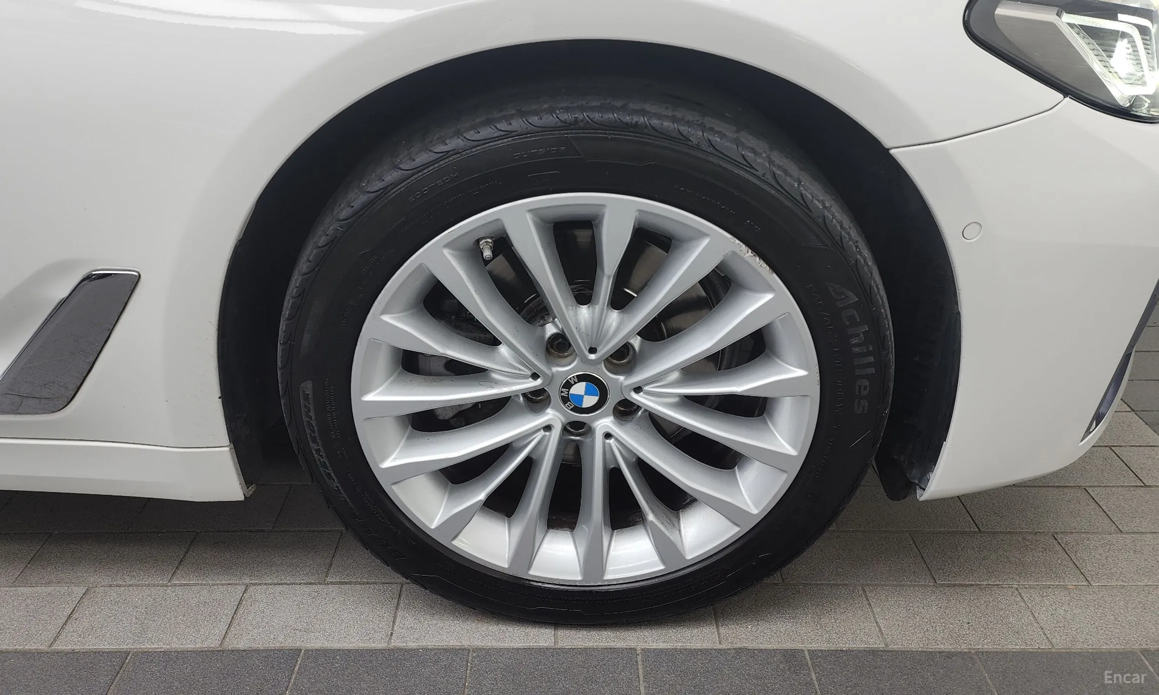 BMW 5 Series (G30) превью 5