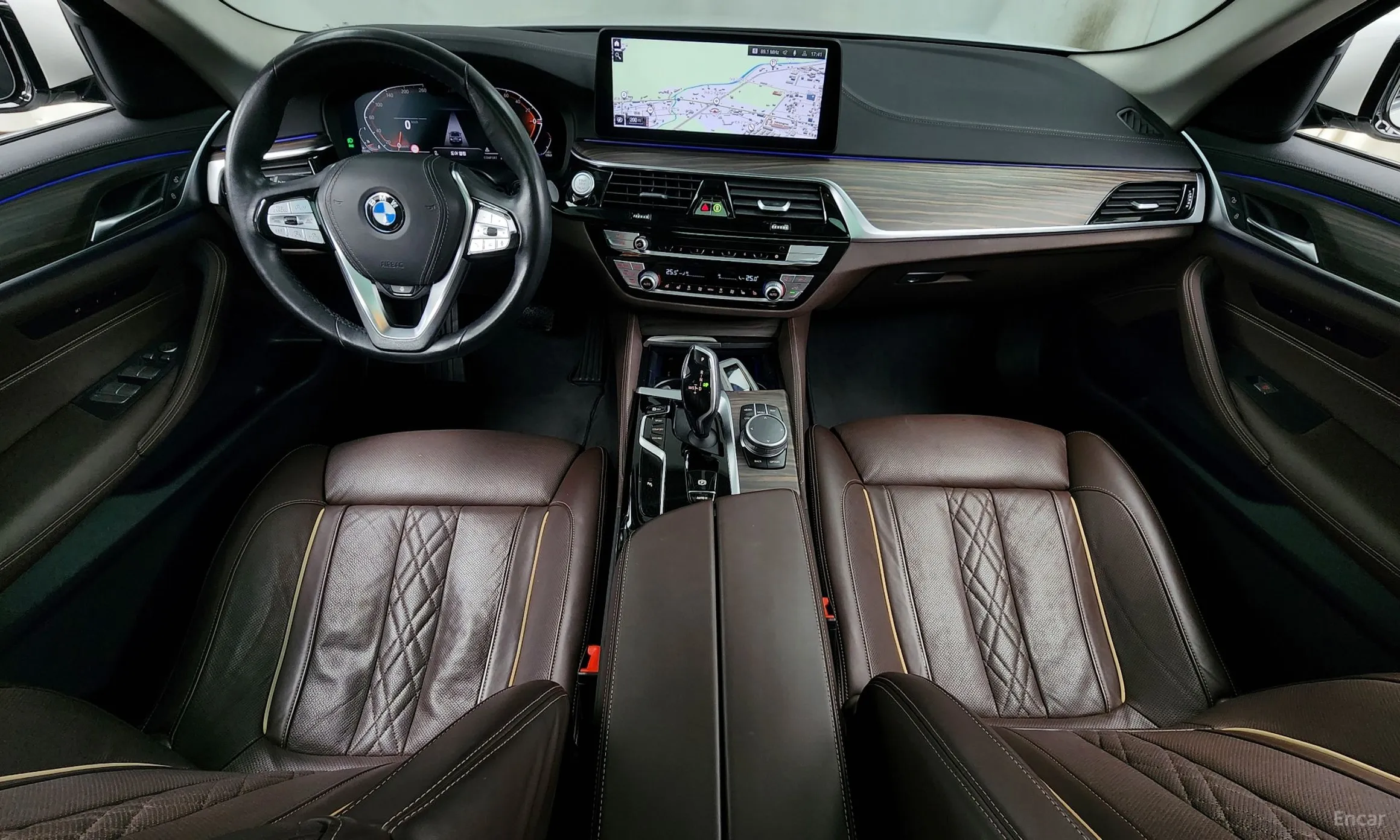 BMW 5 Series (G30) превью 7