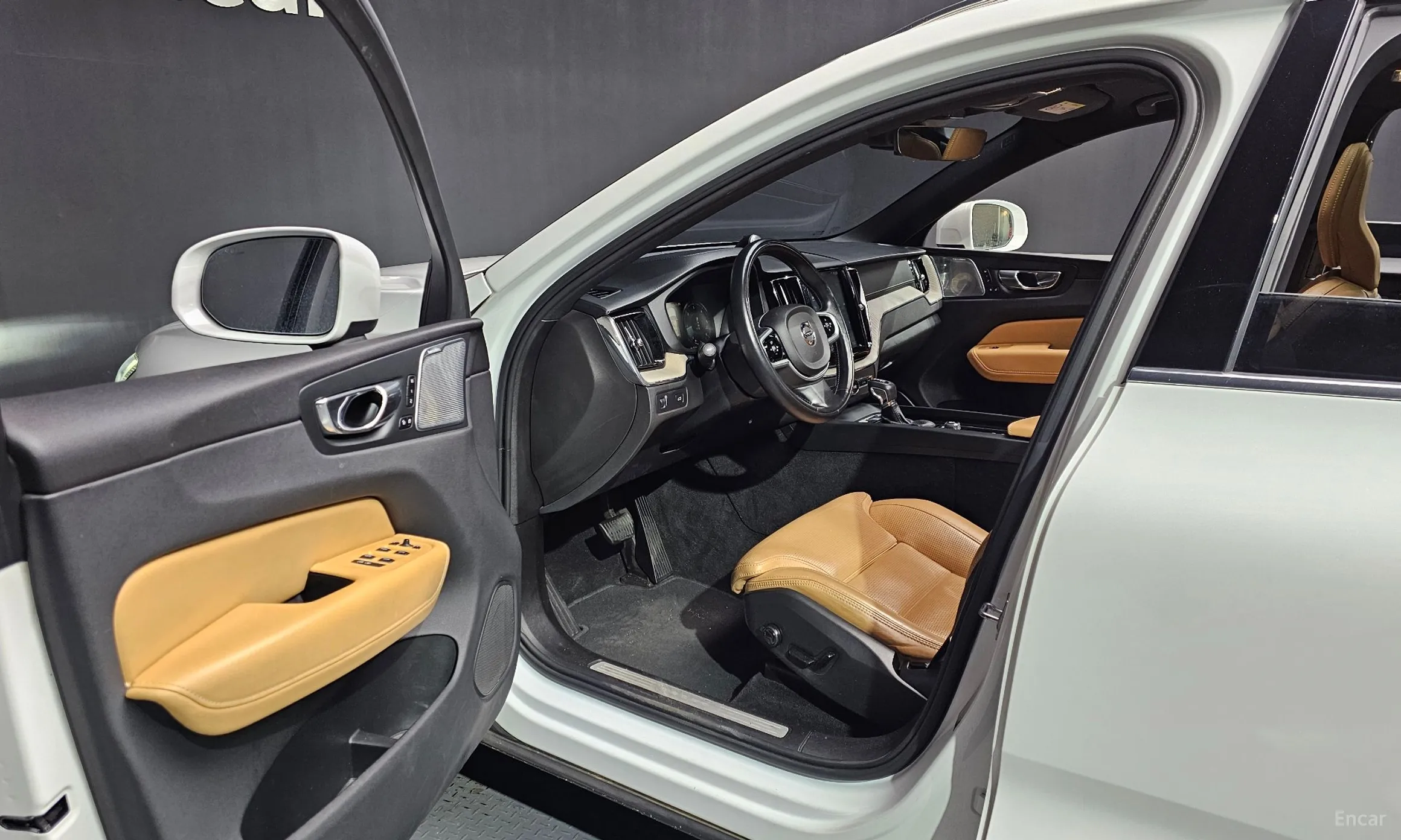 Volvo XC60 Gen 2 превью 10