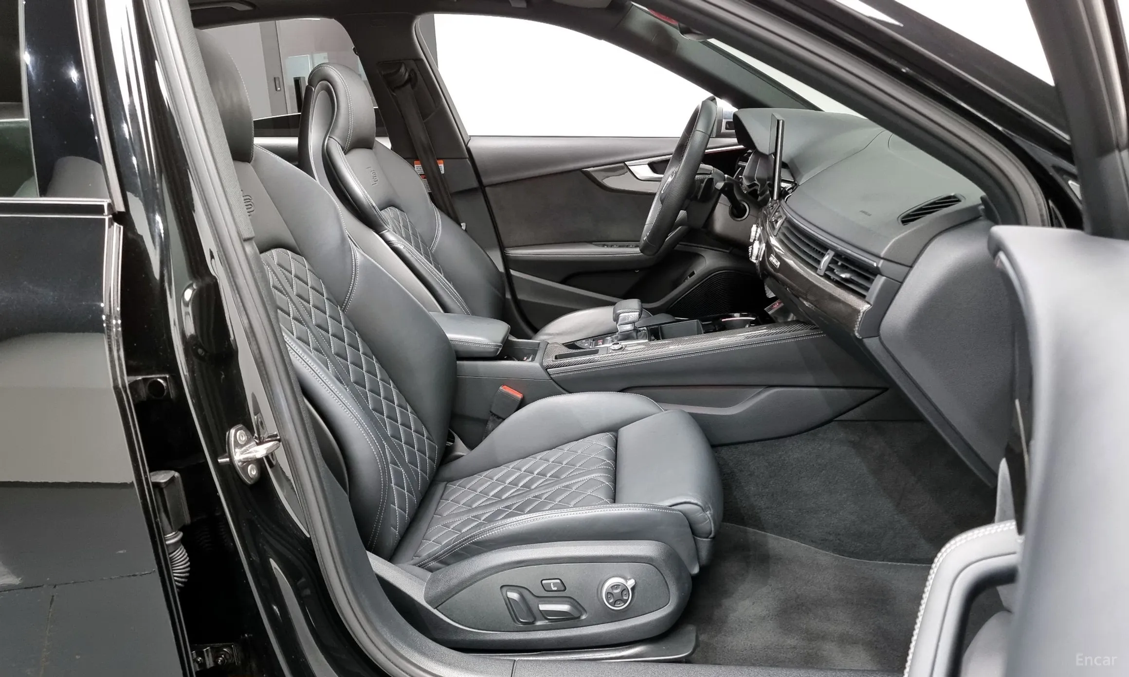 Audi S4 (B9) превью 11