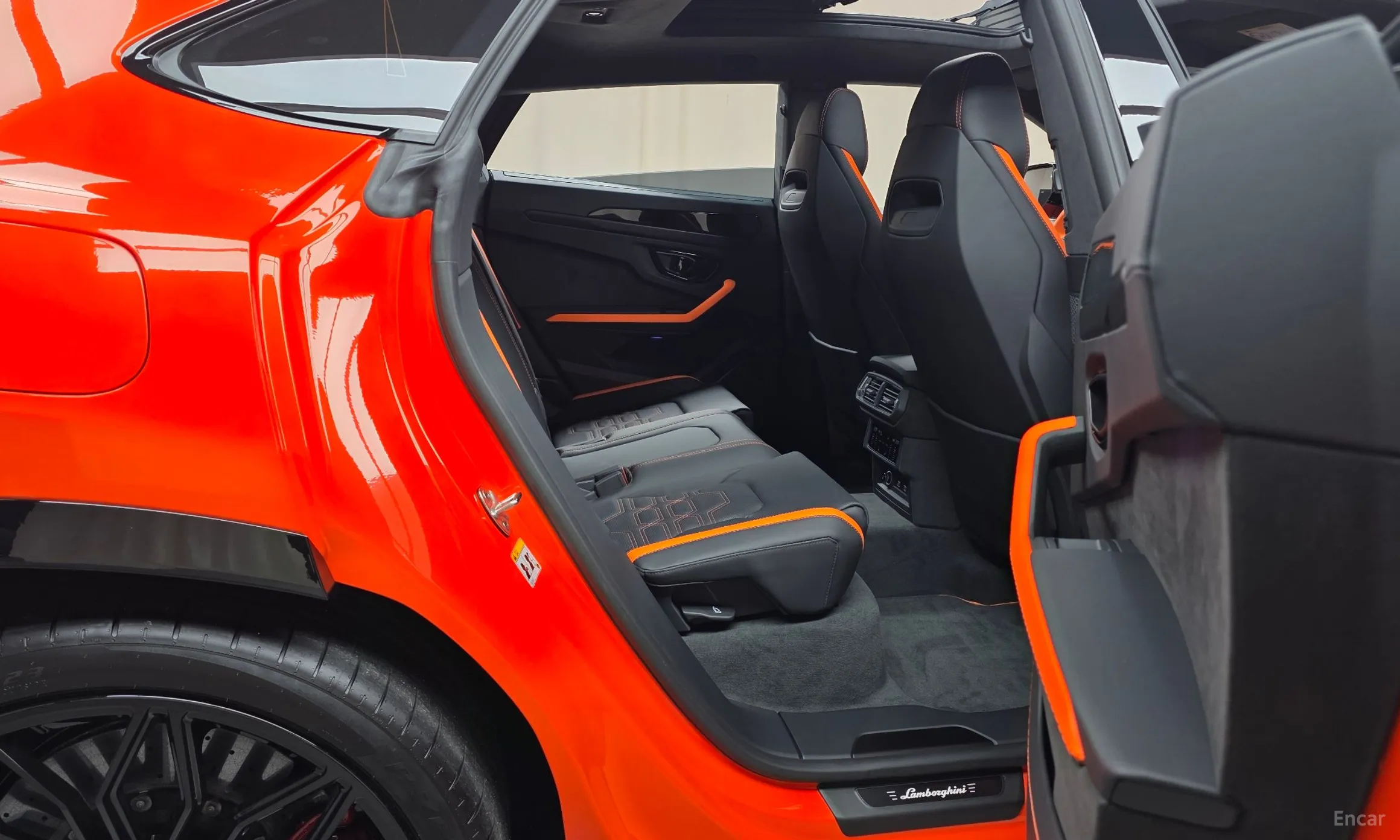 Lamborghini Urus превью 12