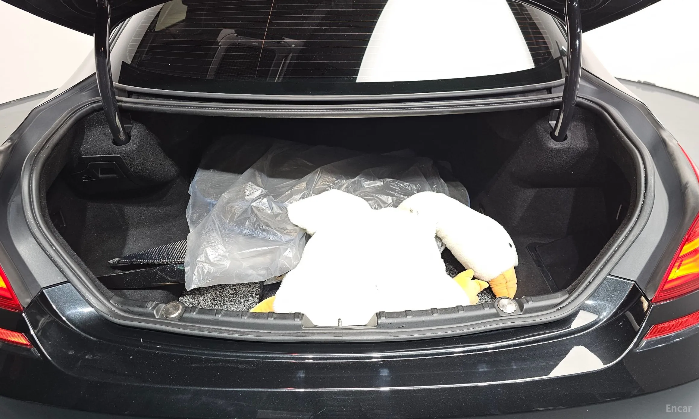 BMW 6 Series (F12) превью 20