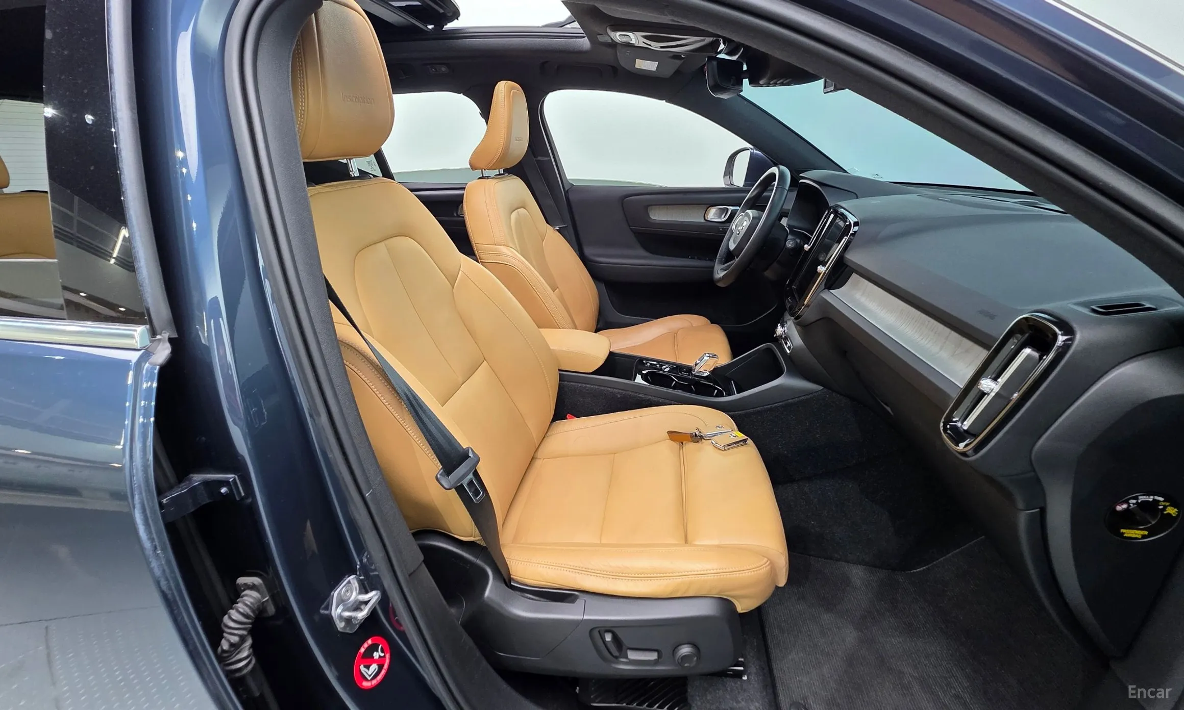 Volvo XC40 превью 10