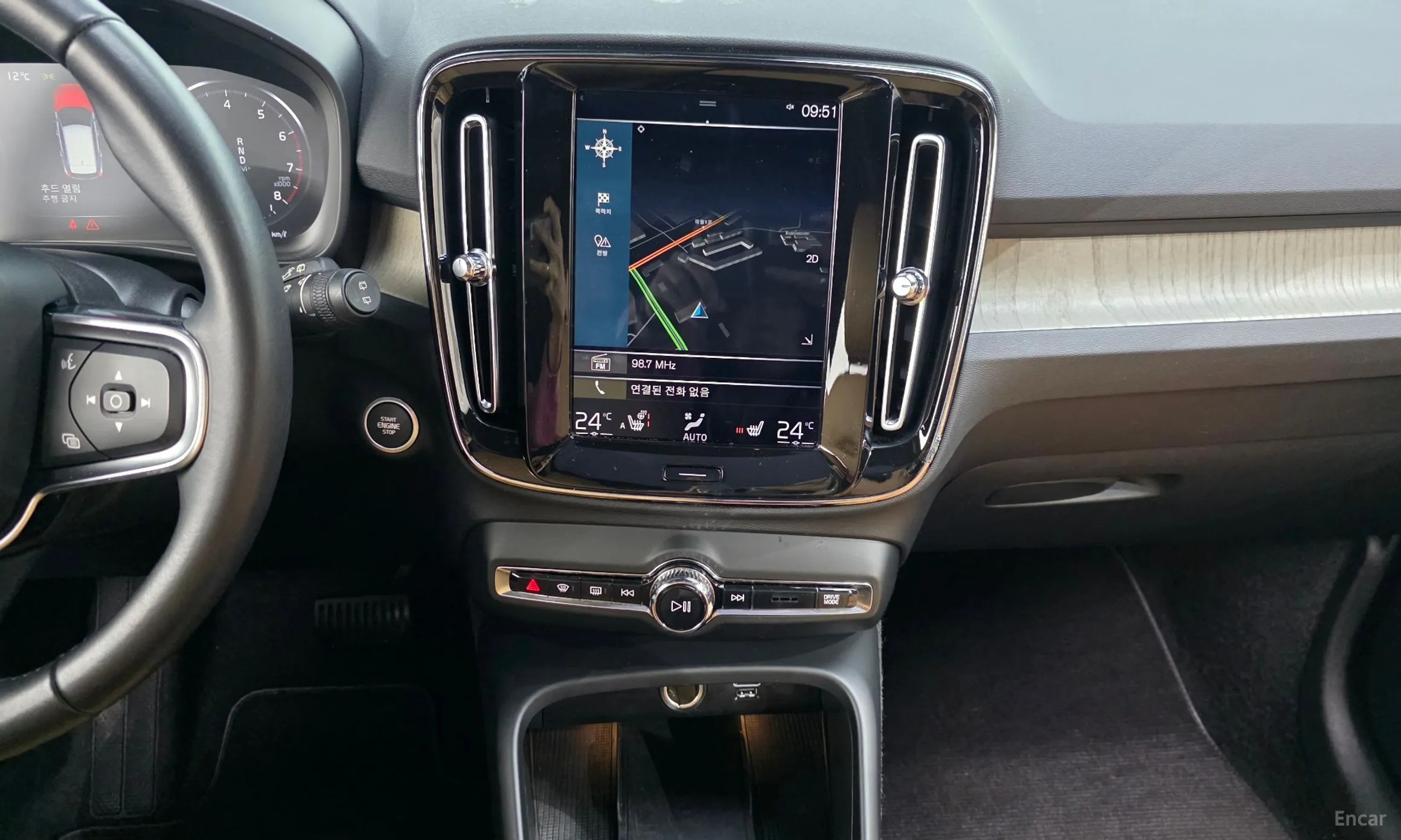 Volvo XC40 превью 15