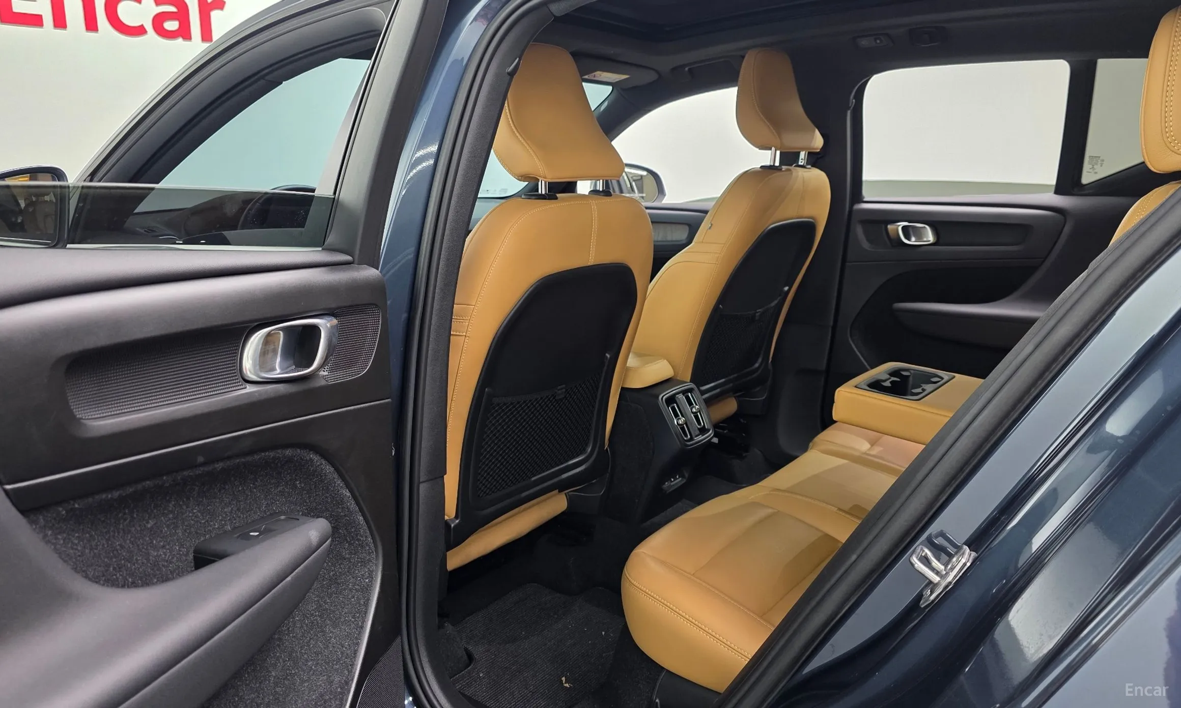 Volvo XC40 превью 17