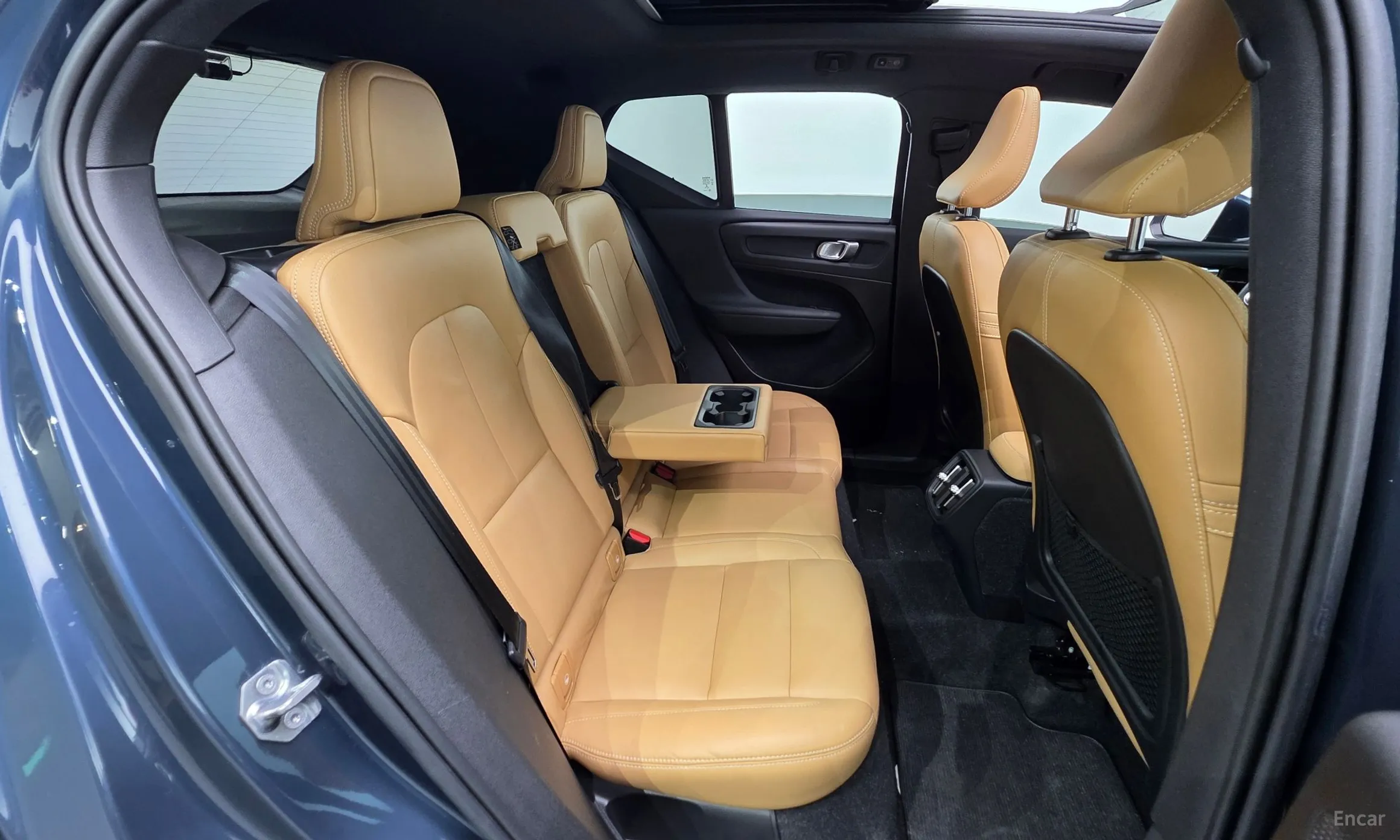 Volvo XC40 превью 19