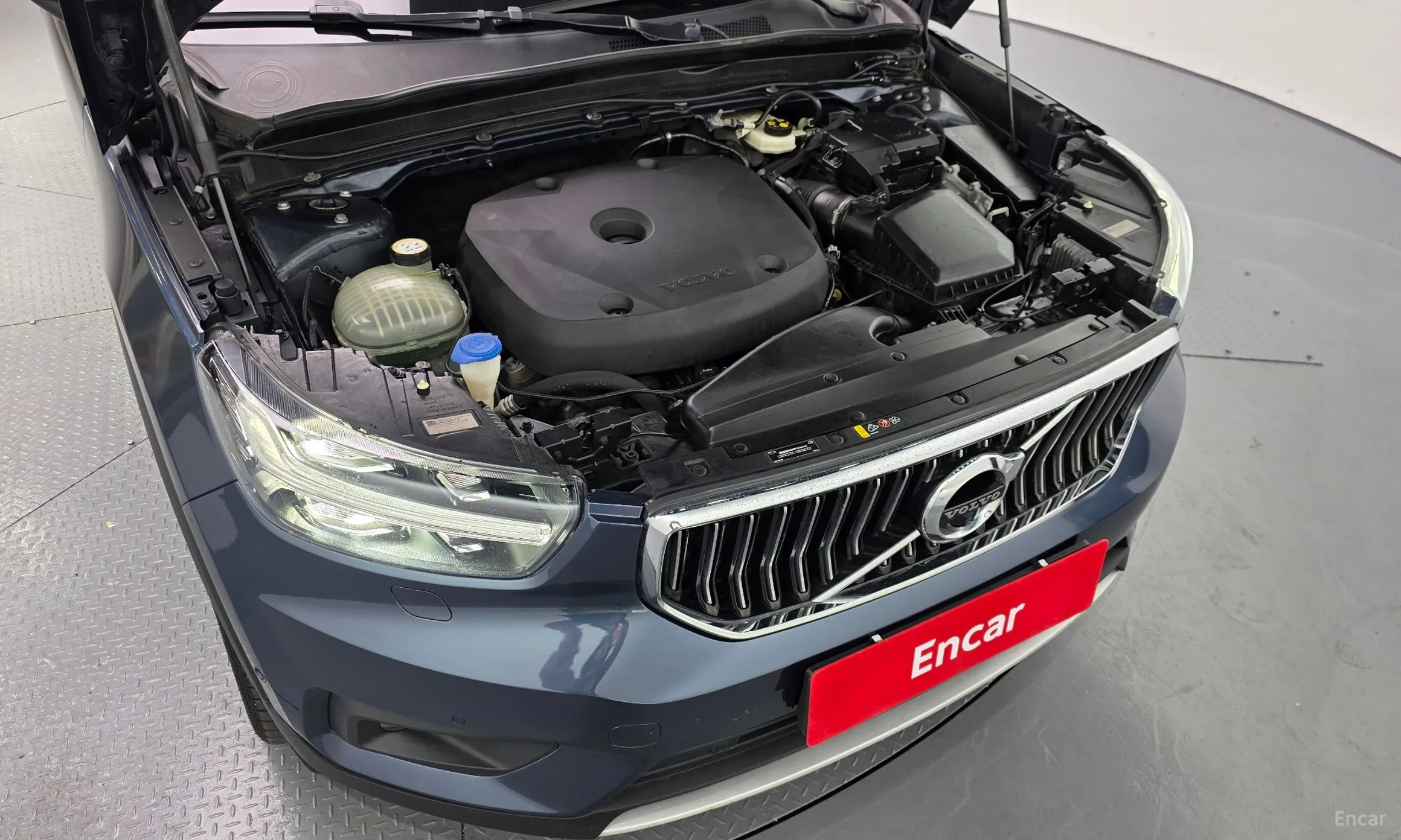 Volvo XC40 превью 6