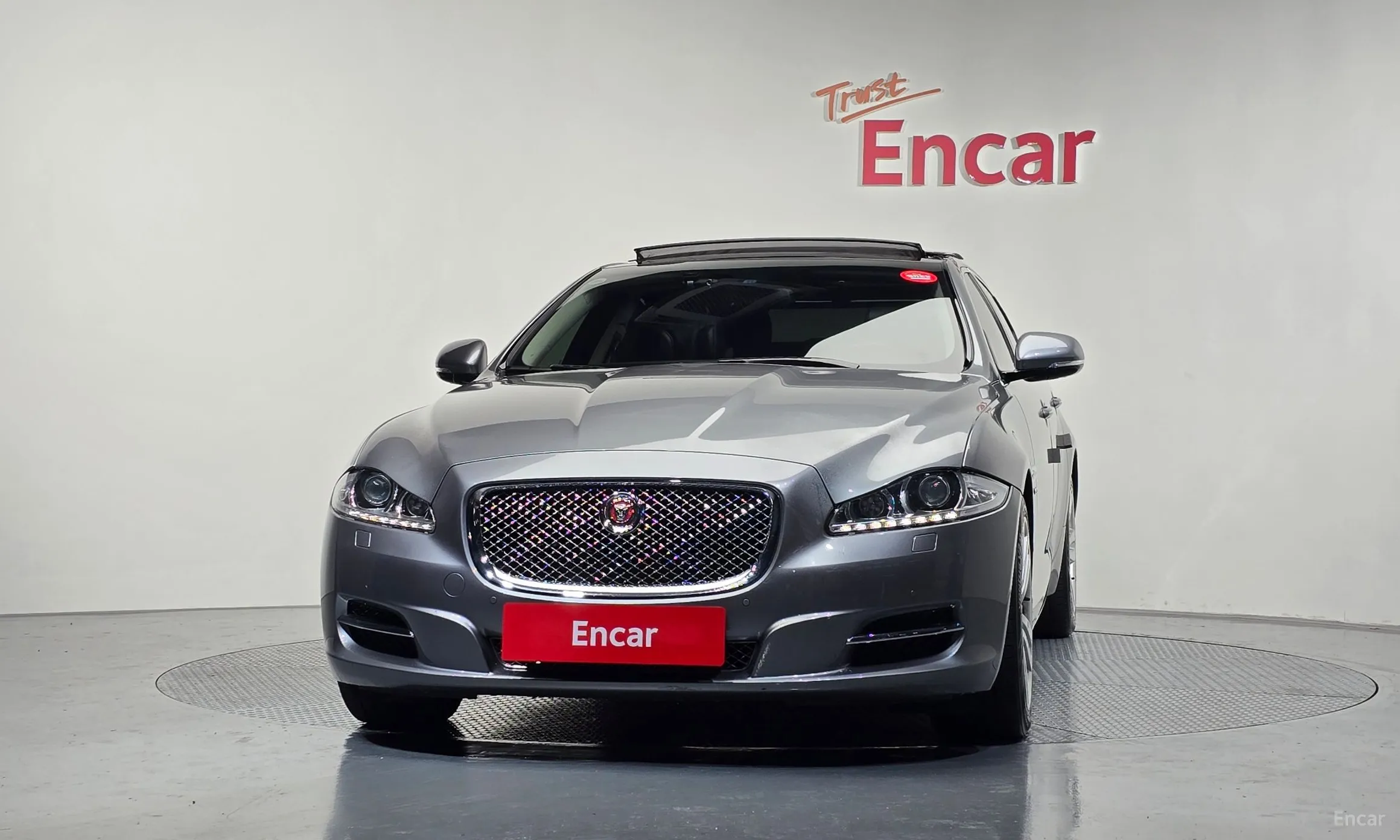 Jaguar All New XJ превью 3