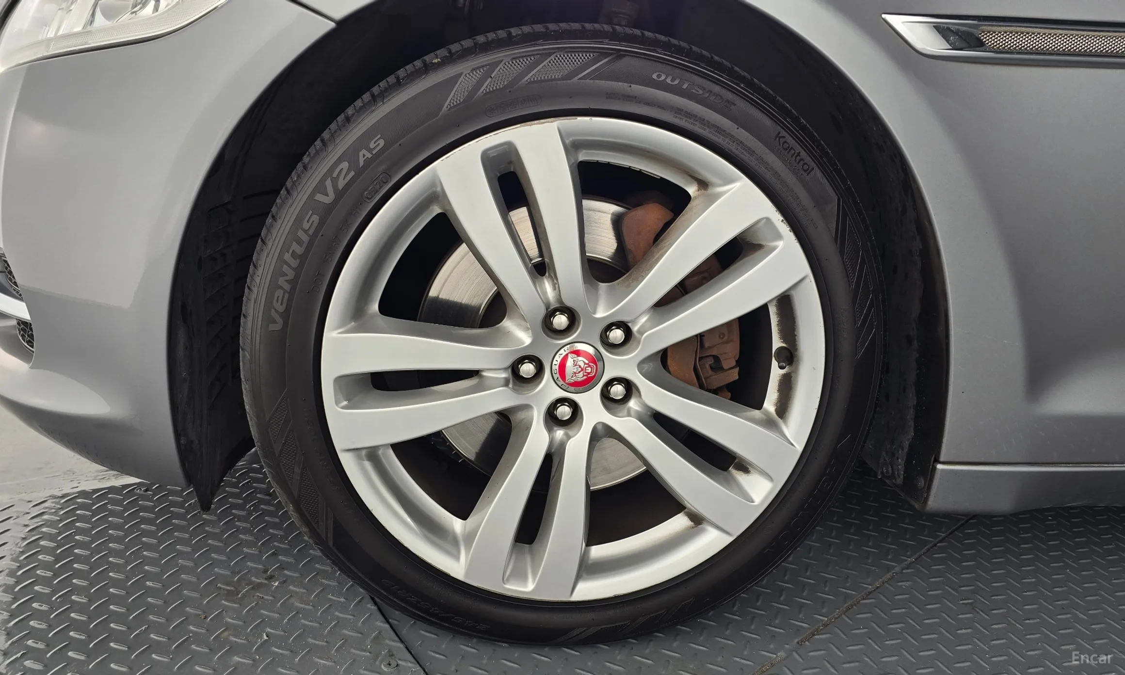 Jaguar All New XJ превью 5