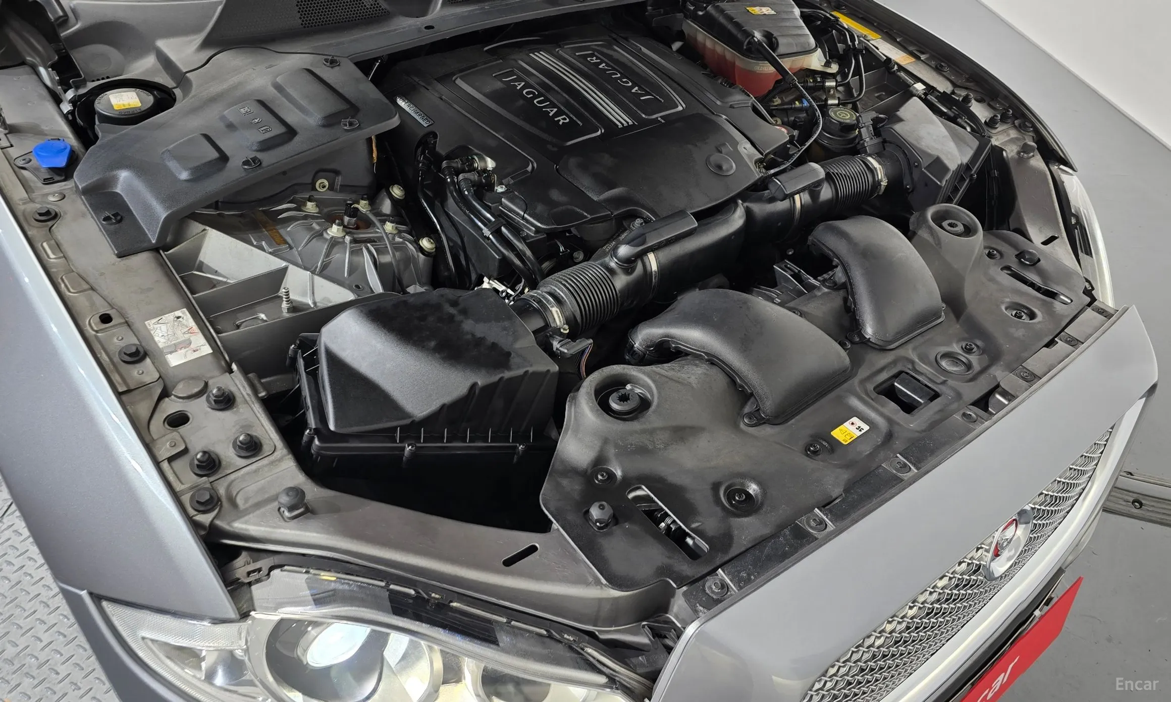 Jaguar All New XJ превью 6