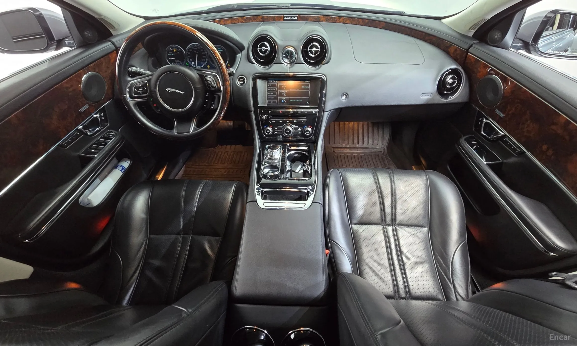 Jaguar All New XJ превью 7