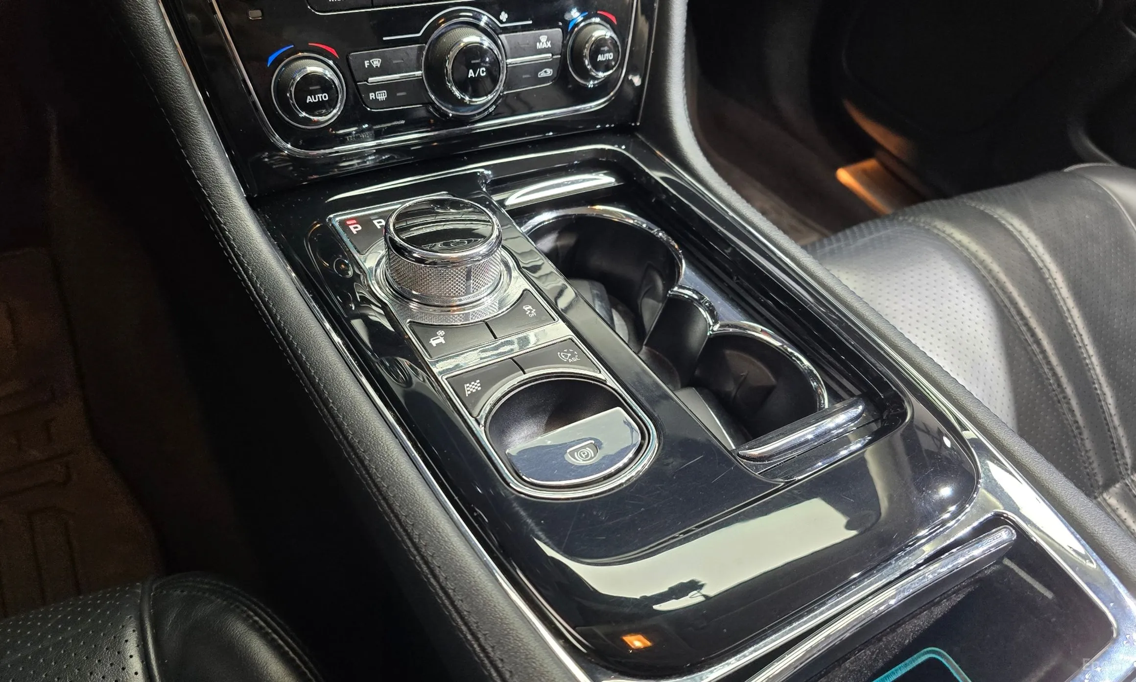 Jaguar All New XJ превью 9
