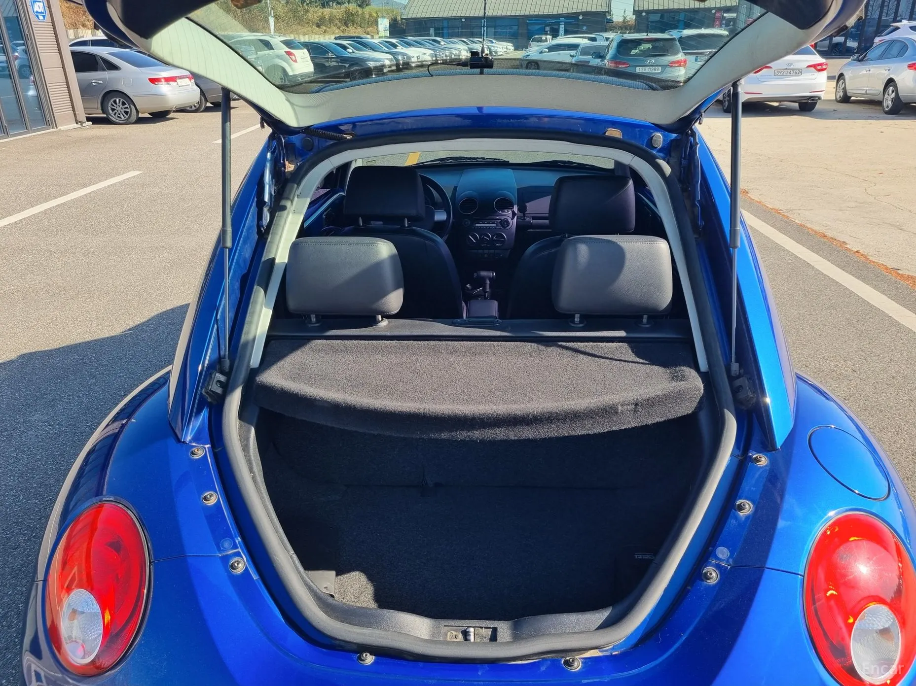Volkswagen New Beetle превью 7