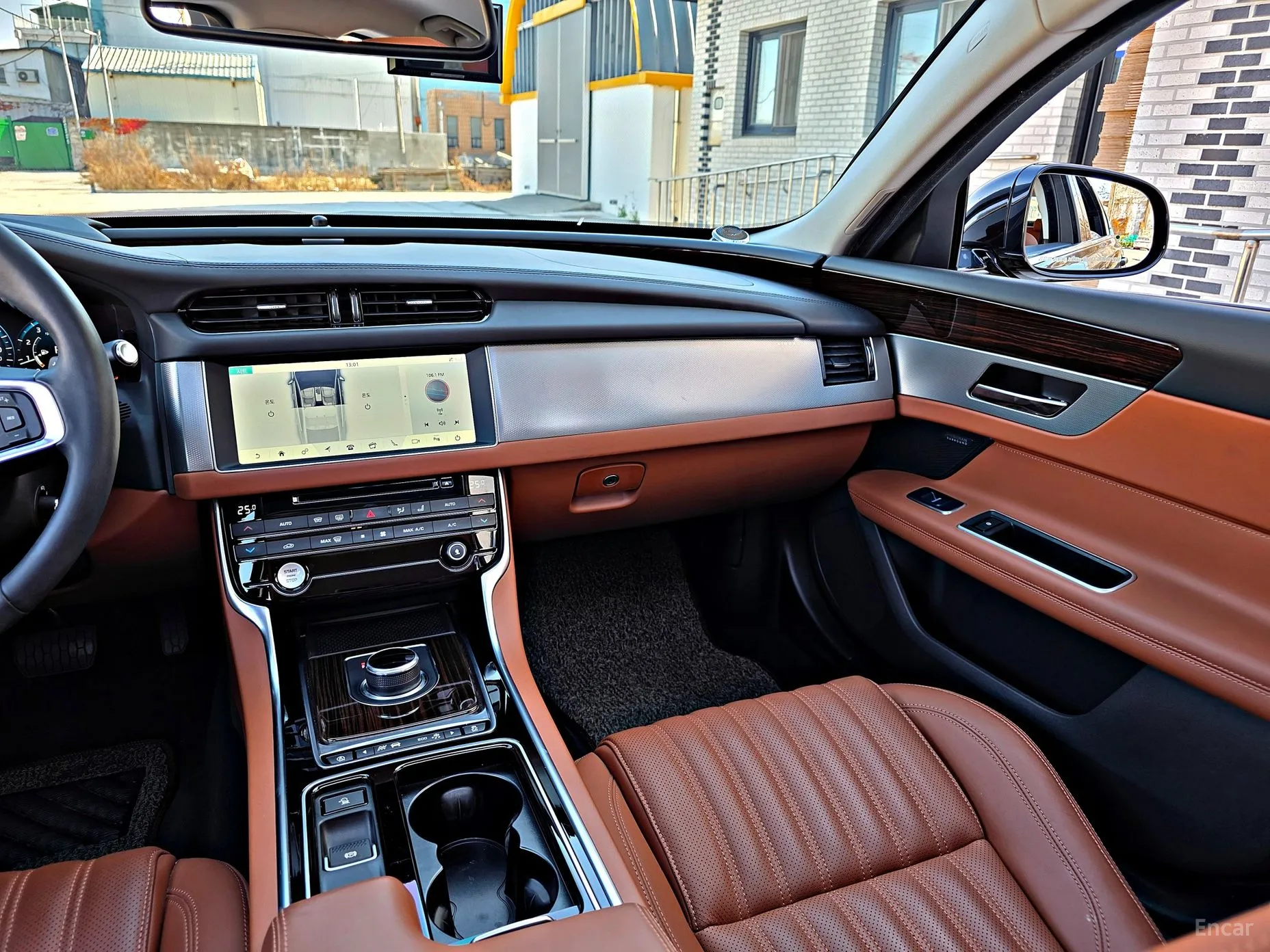 Jaguar XF (x260) превью 15