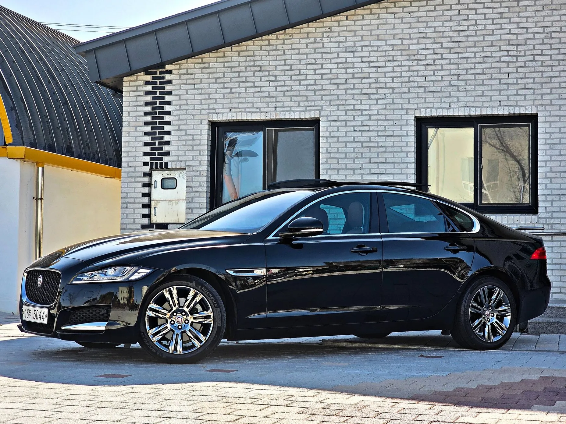 Jaguar XF (x260) превью 3