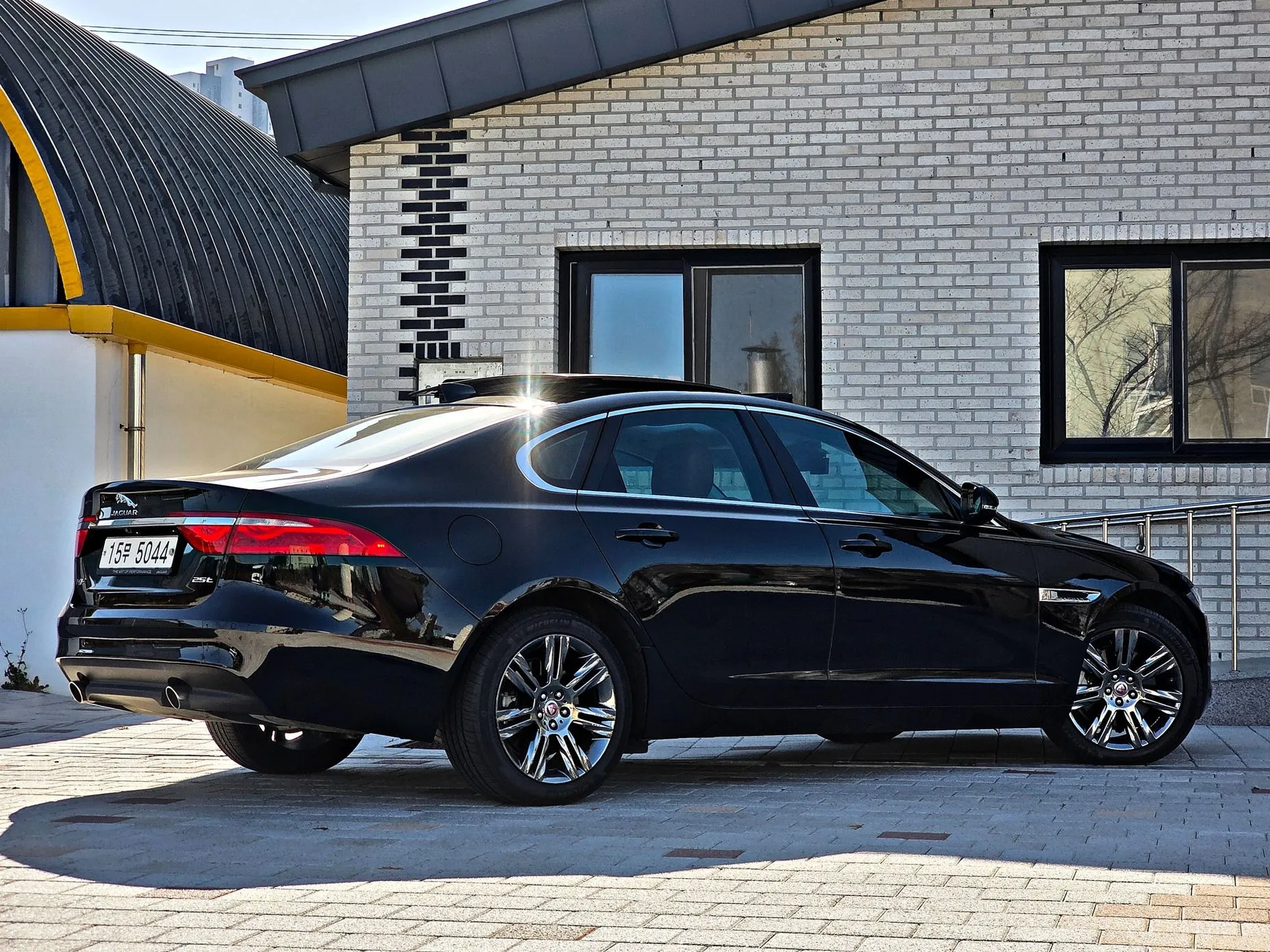 Jaguar XF (x260) превью 6