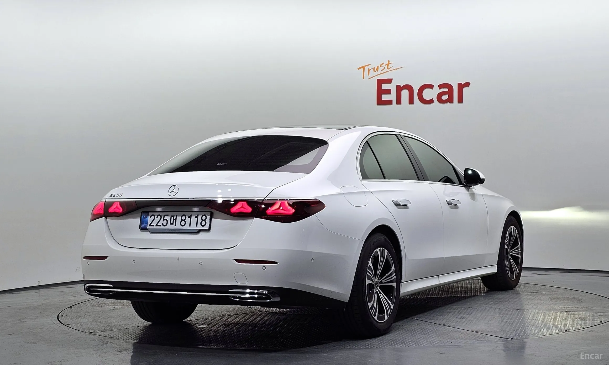 Mercedes Benz E-Class W214 превью 2