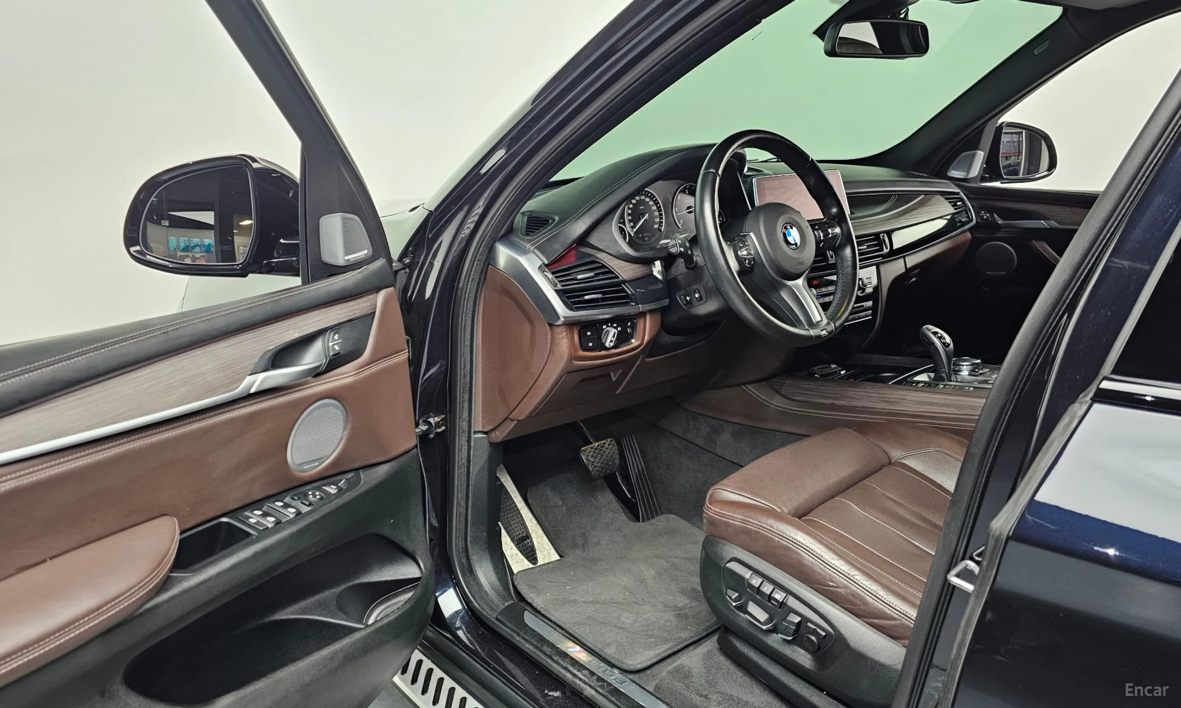 BMW X5 (F15) превью 10