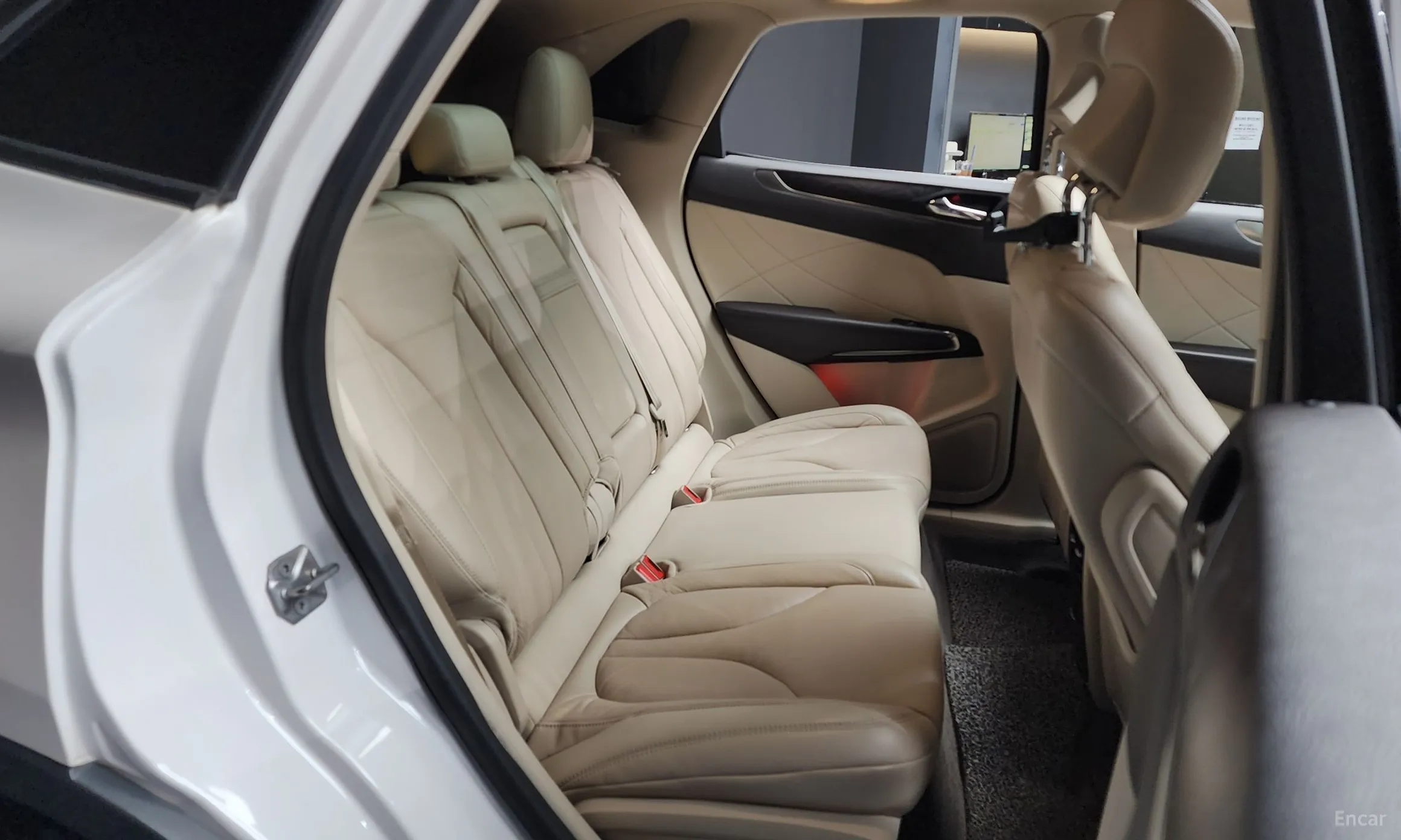 Lincoln MKC превью 12