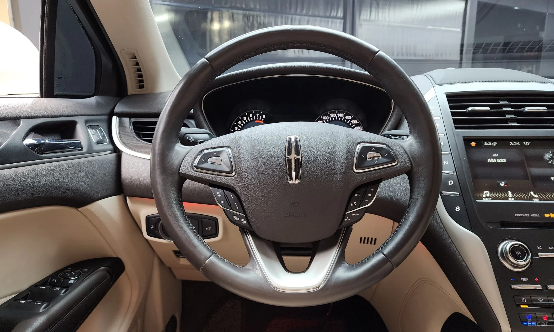 Lincoln MKC превью 13