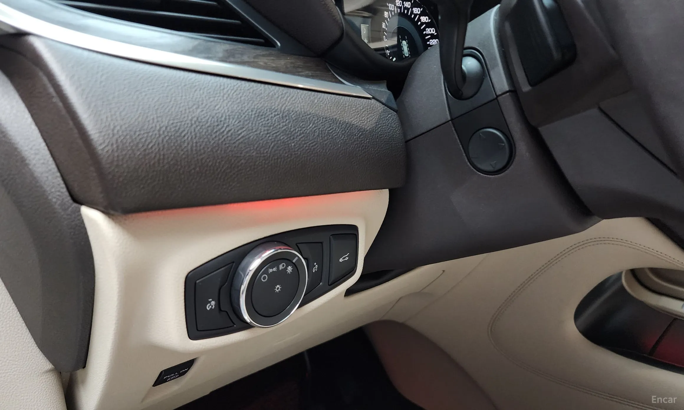 Lincoln MKC превью 18