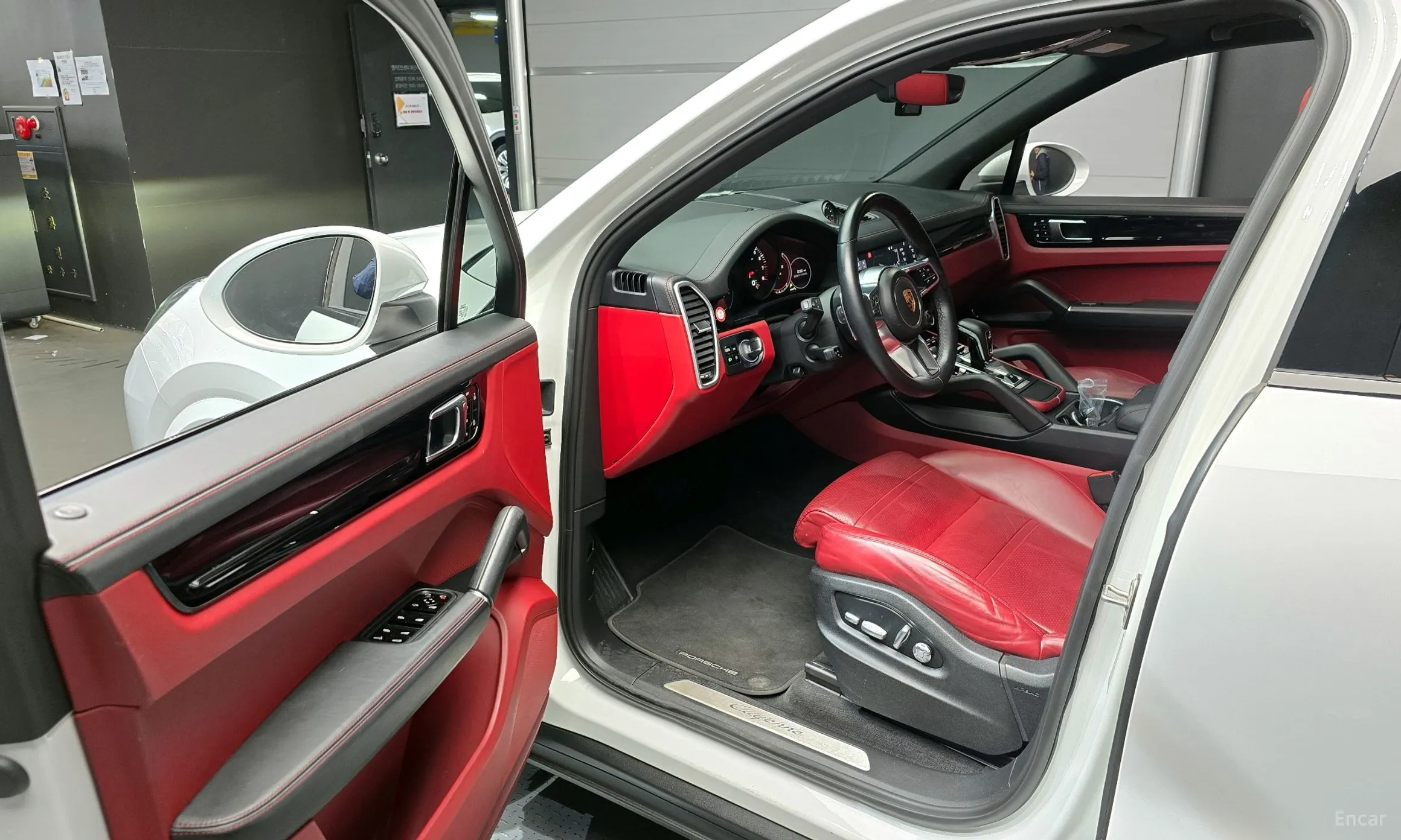 Porsche Cayenne (PO536) превью 11
