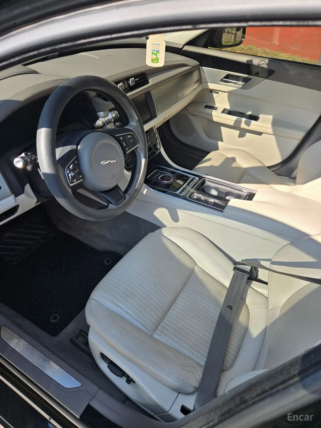 Jaguar XF (x260) превью 10