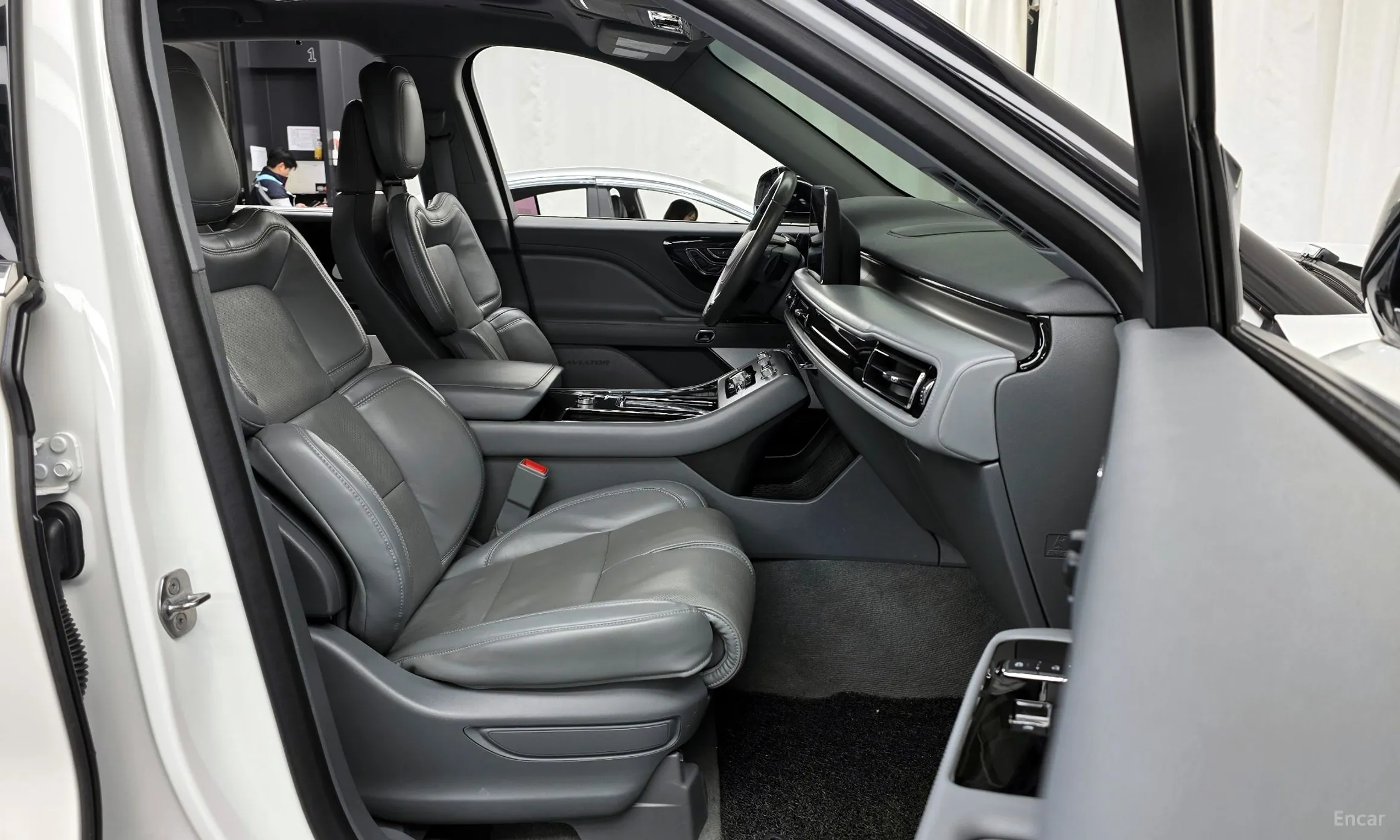 Lincoln Aviator 2nd Generation превью 11