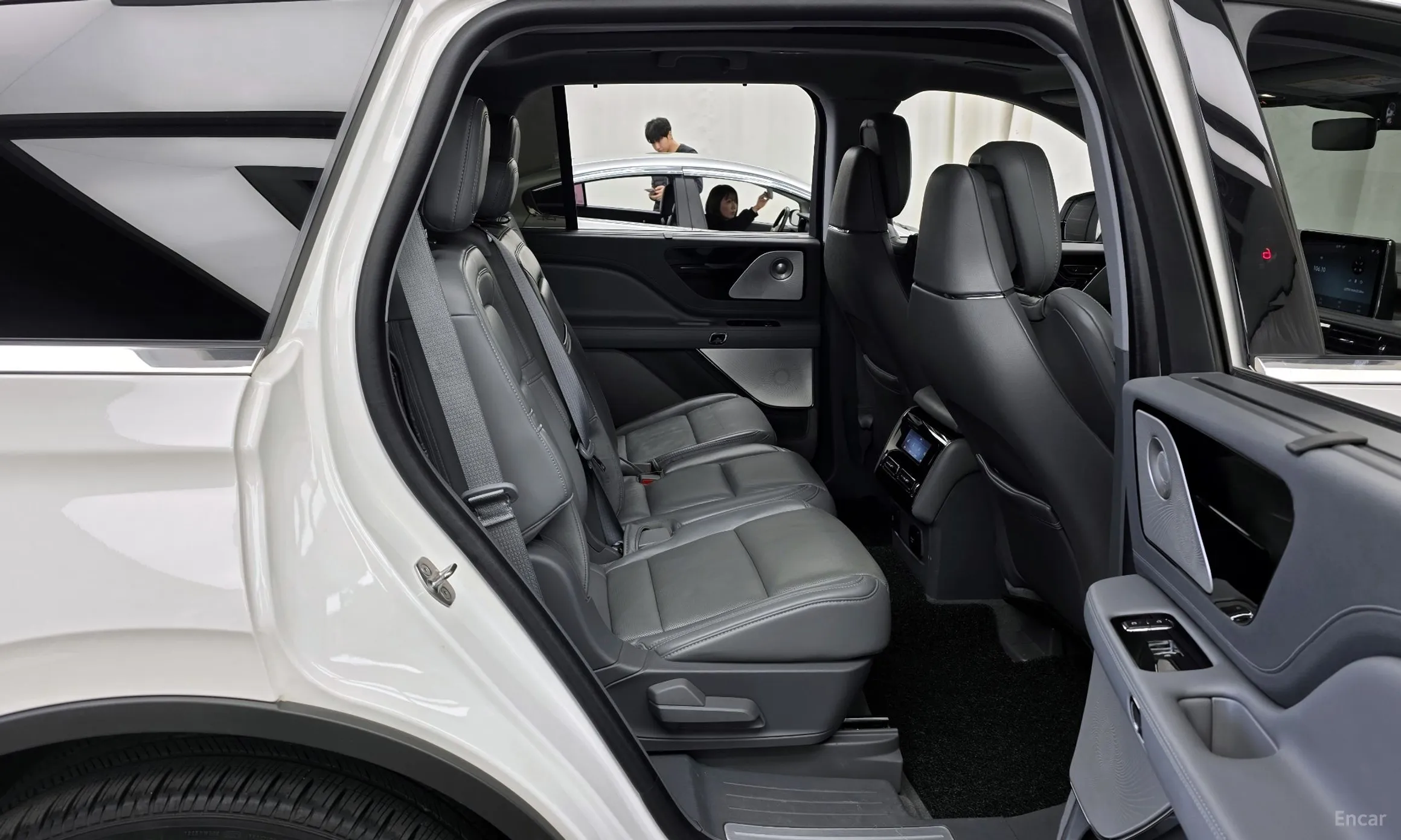 Lincoln Aviator 2nd Generation превью 12