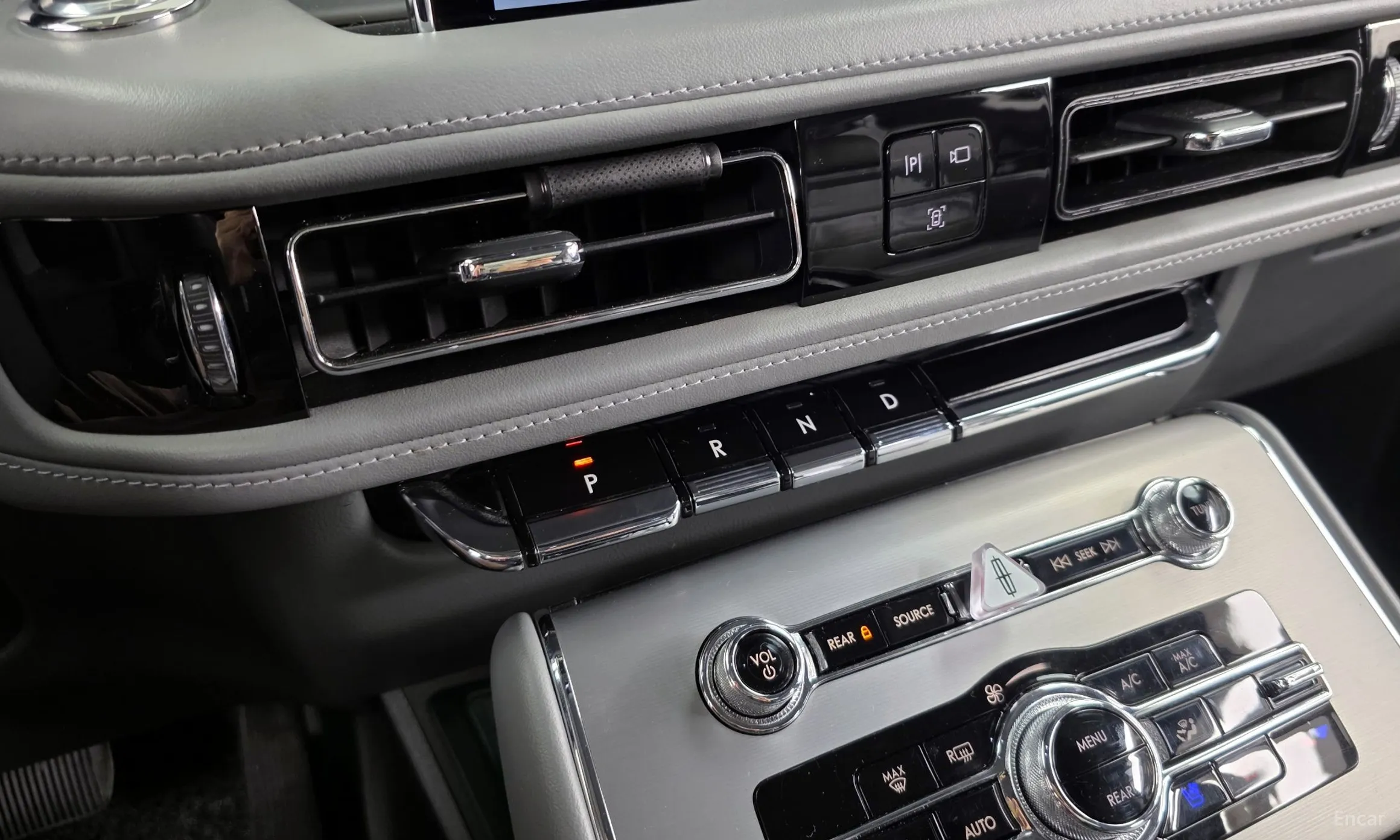 Lincoln Aviator 2nd Generation превью 9