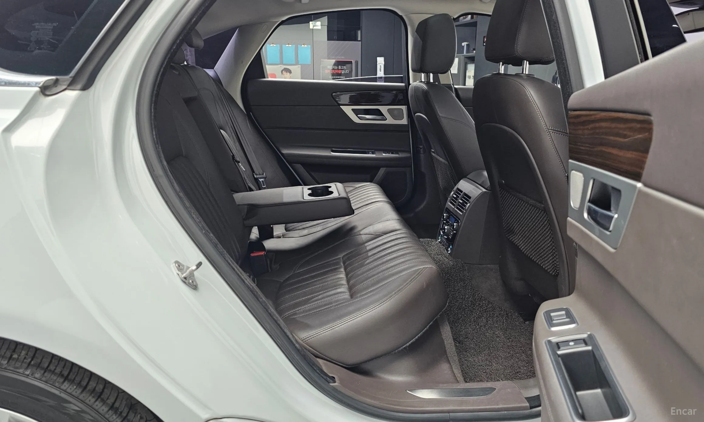 Jaguar XF (x260) превью 12