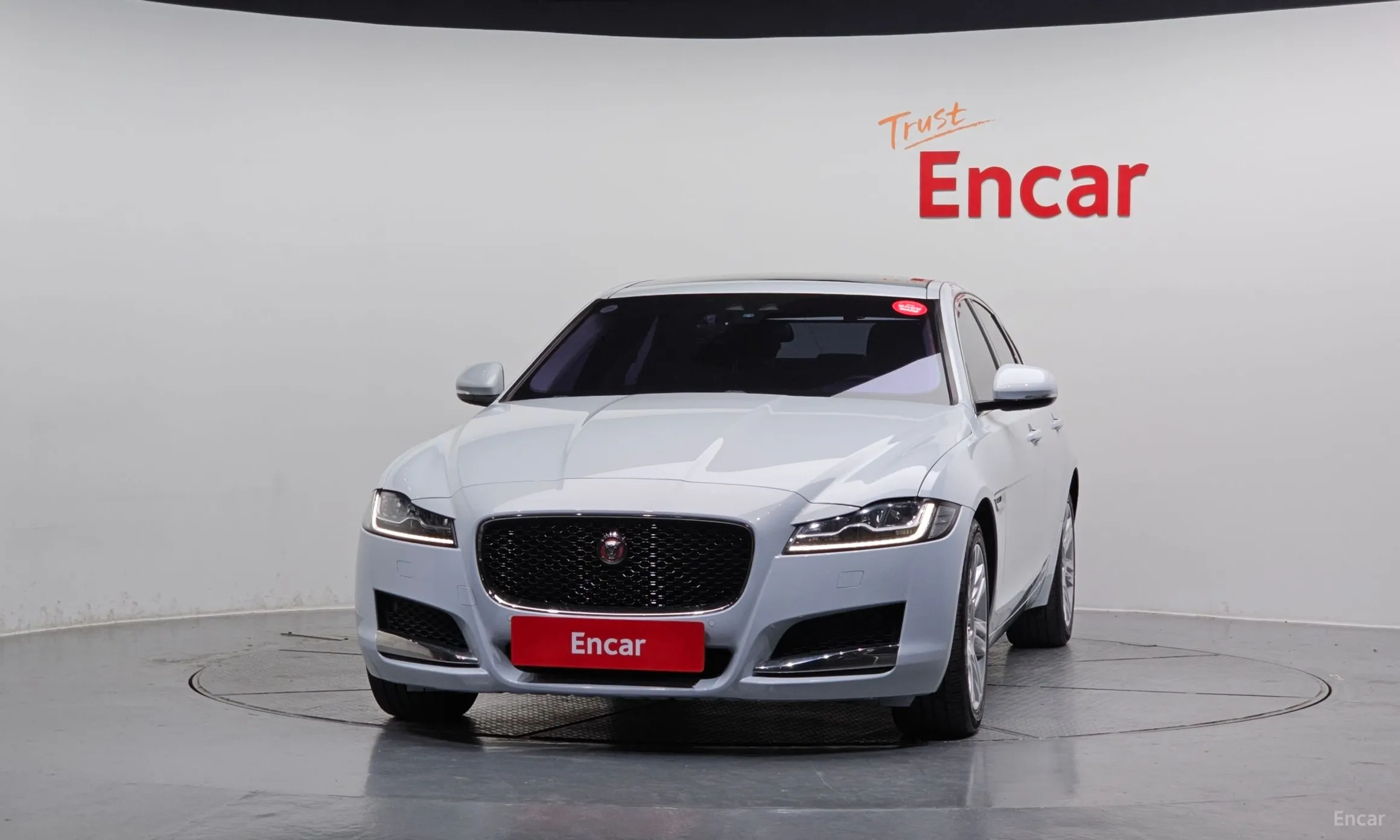 Jaguar XF (x260) превью 3