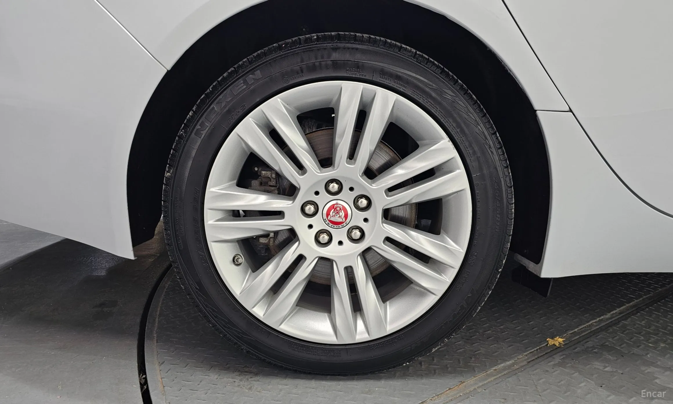 Jaguar XF (x260) превью 5